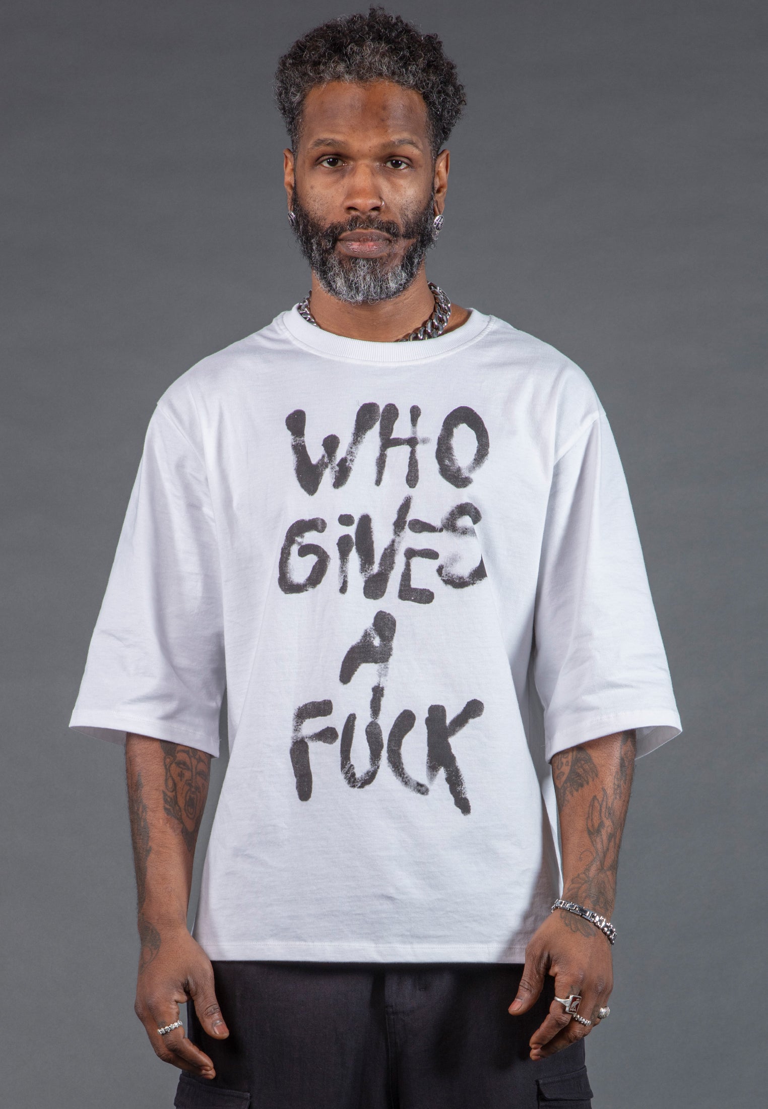 WHO GIVES A FUCK OVERSIZED T-SHIRT WHITE