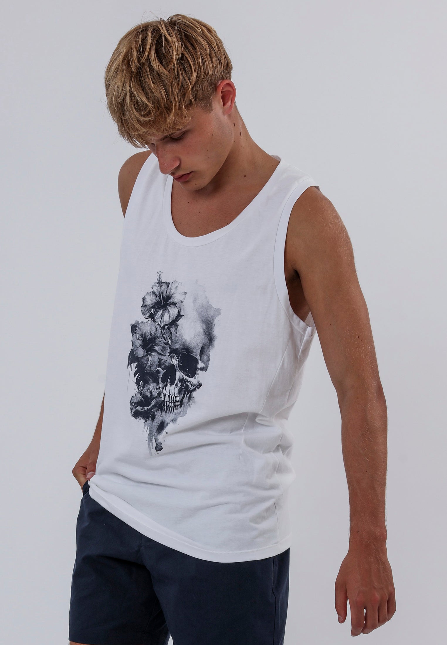 WATER COLOUR SKULL VEST WHITE