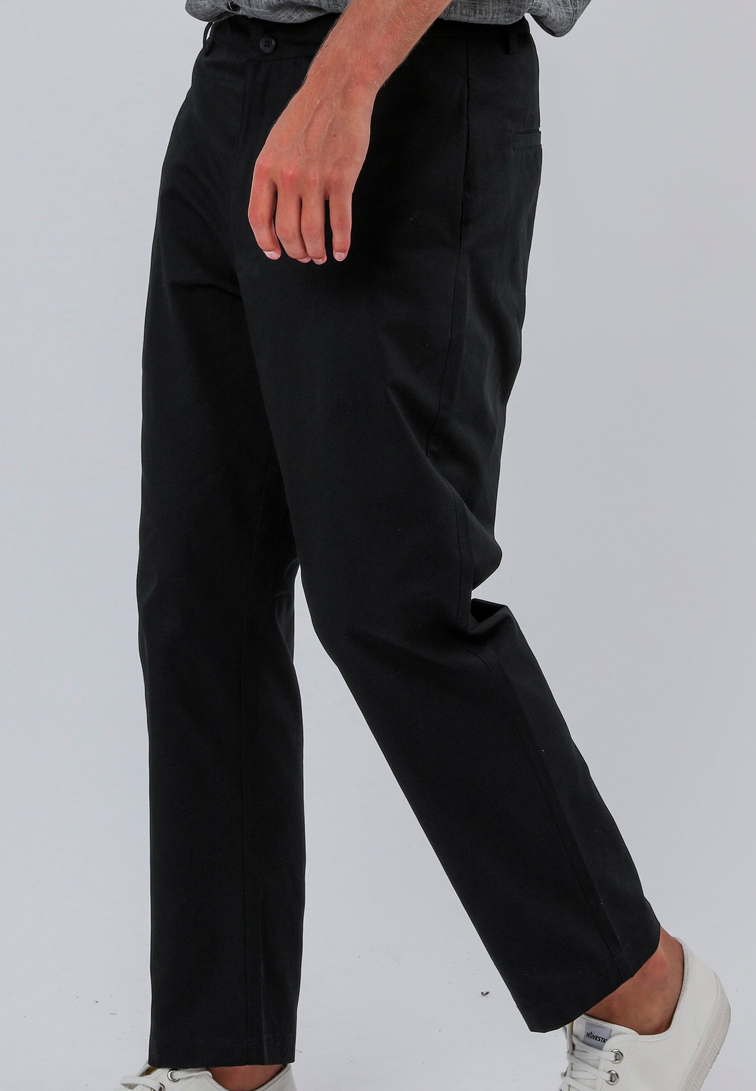 LIGHTWEIGHT BASIC CHINO JET BLACK