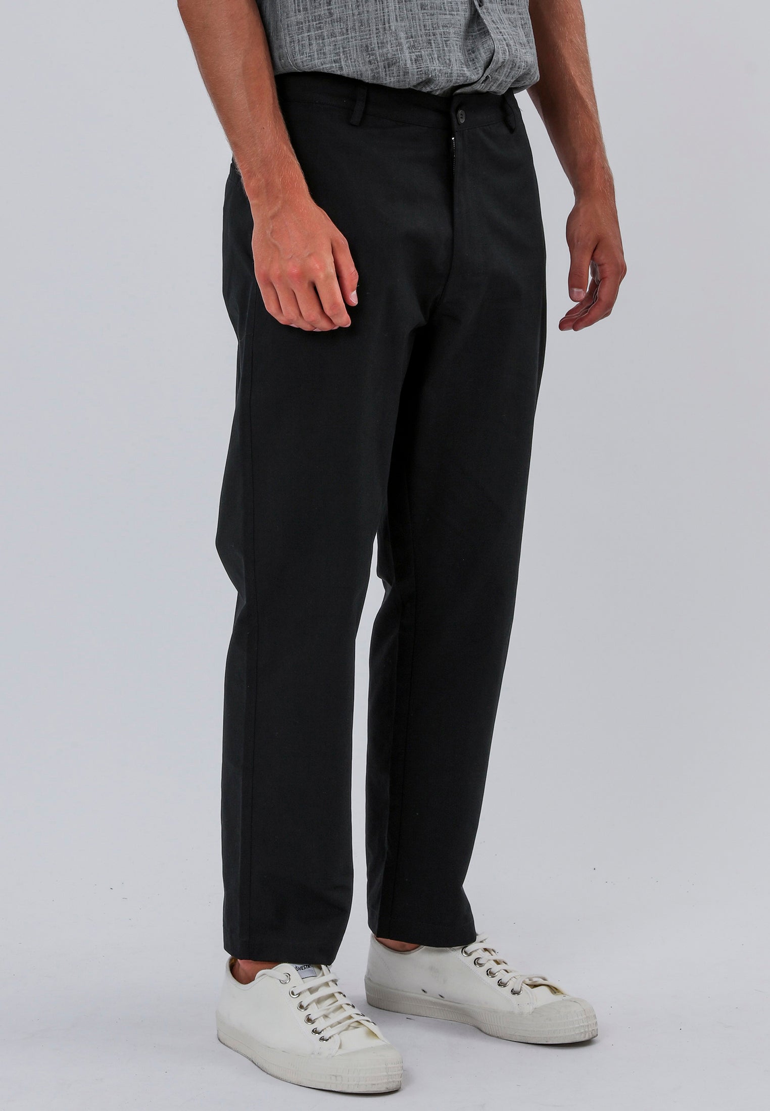 LIGHTWEIGHT BASIC CHINO JET BLACK