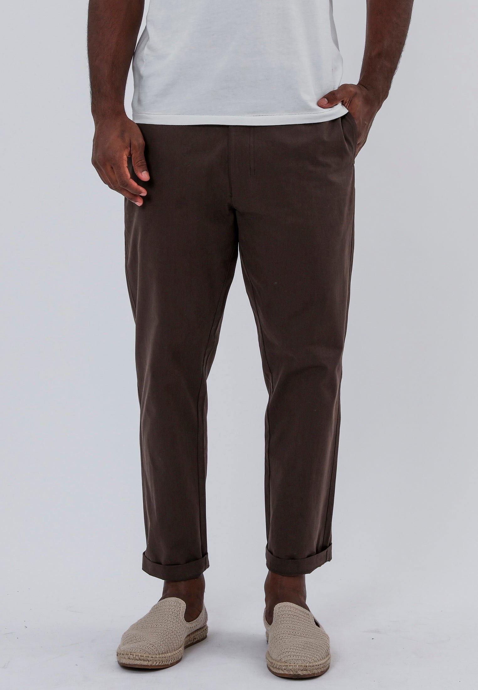 LIGHTWEIGHT BASIC CHINO CHOCOLATE