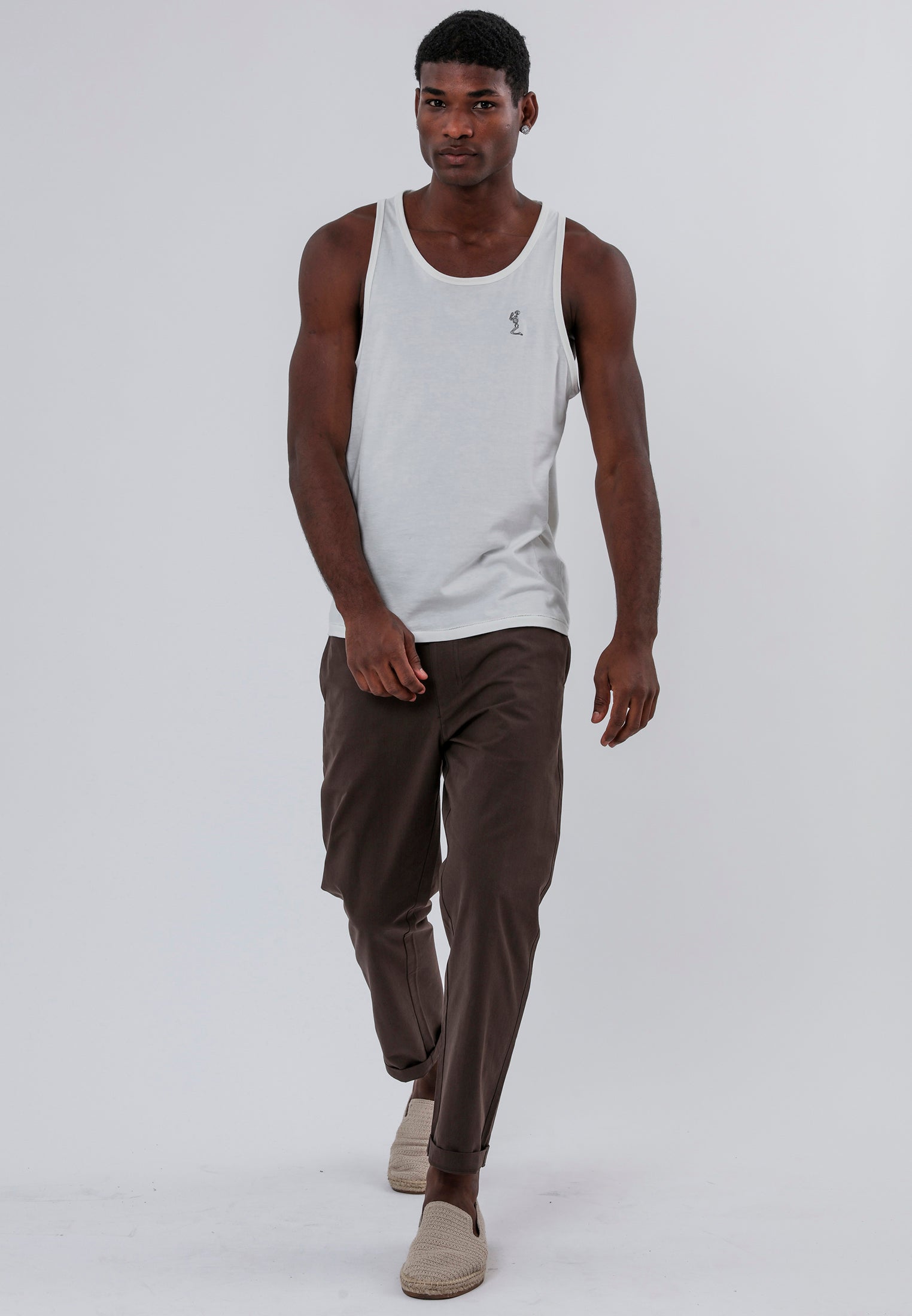 LIGHTWEIGHT BASIC CHINO CHOCOLATE