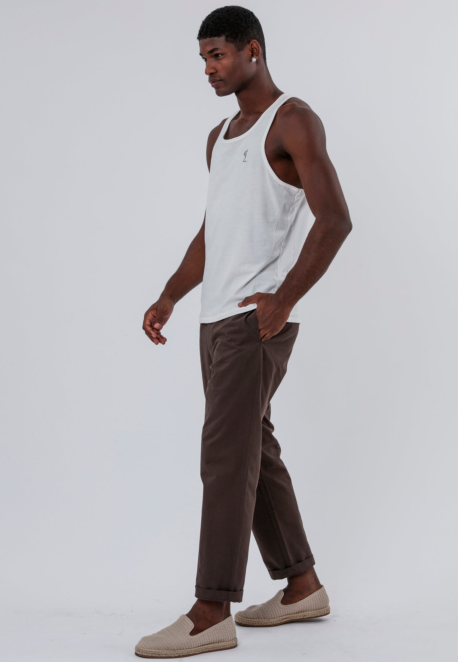 LIGHTWEIGHT BASIC CHINO CHOCOLATE