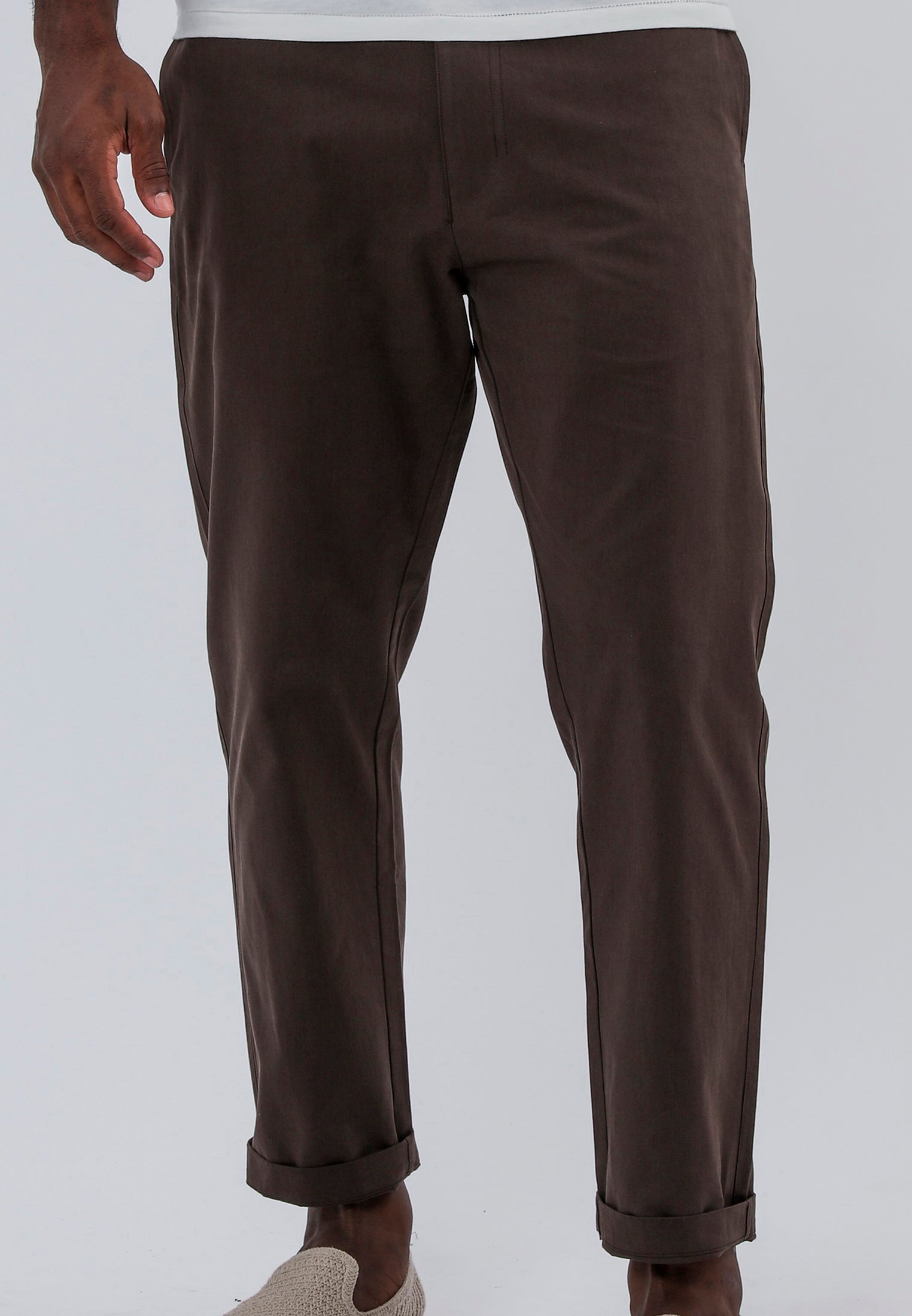 LIGHTWEIGHT BASIC CHINO CHOCOLATE