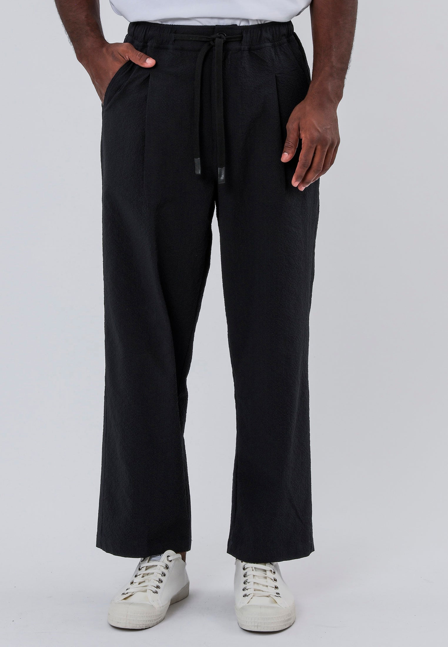 PLEATED JOGGER JET BLACK