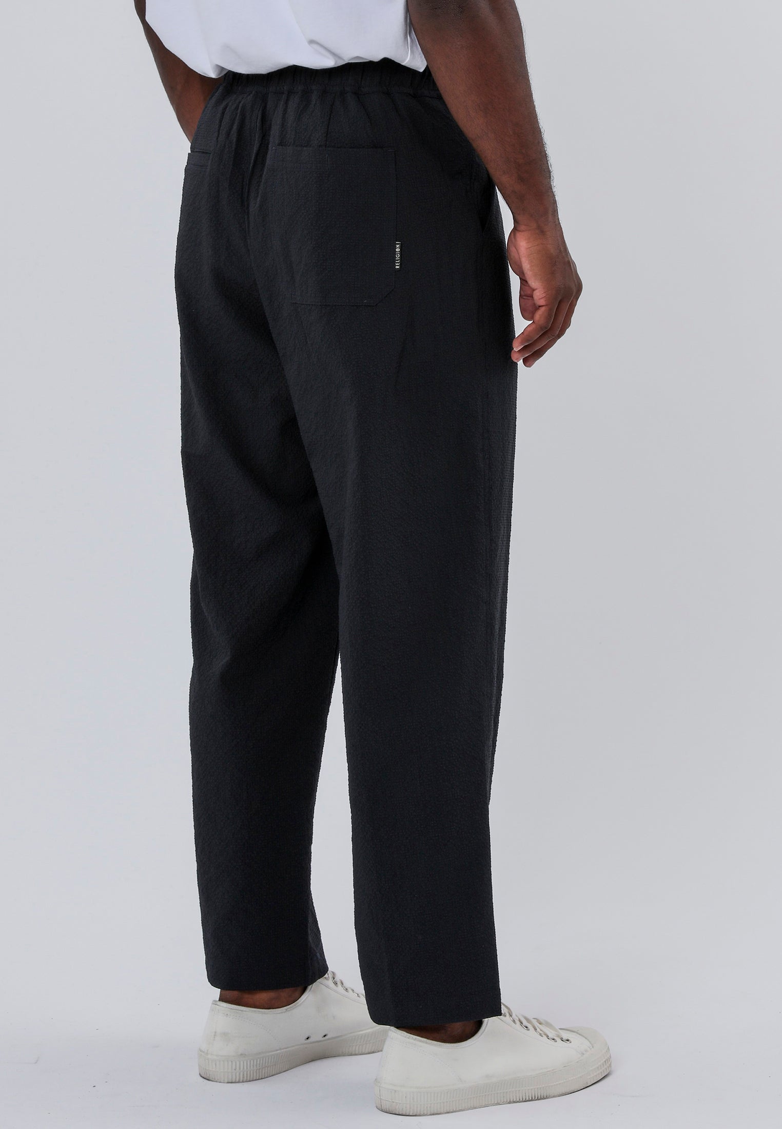 PLEATED JOGGER JET BLACK