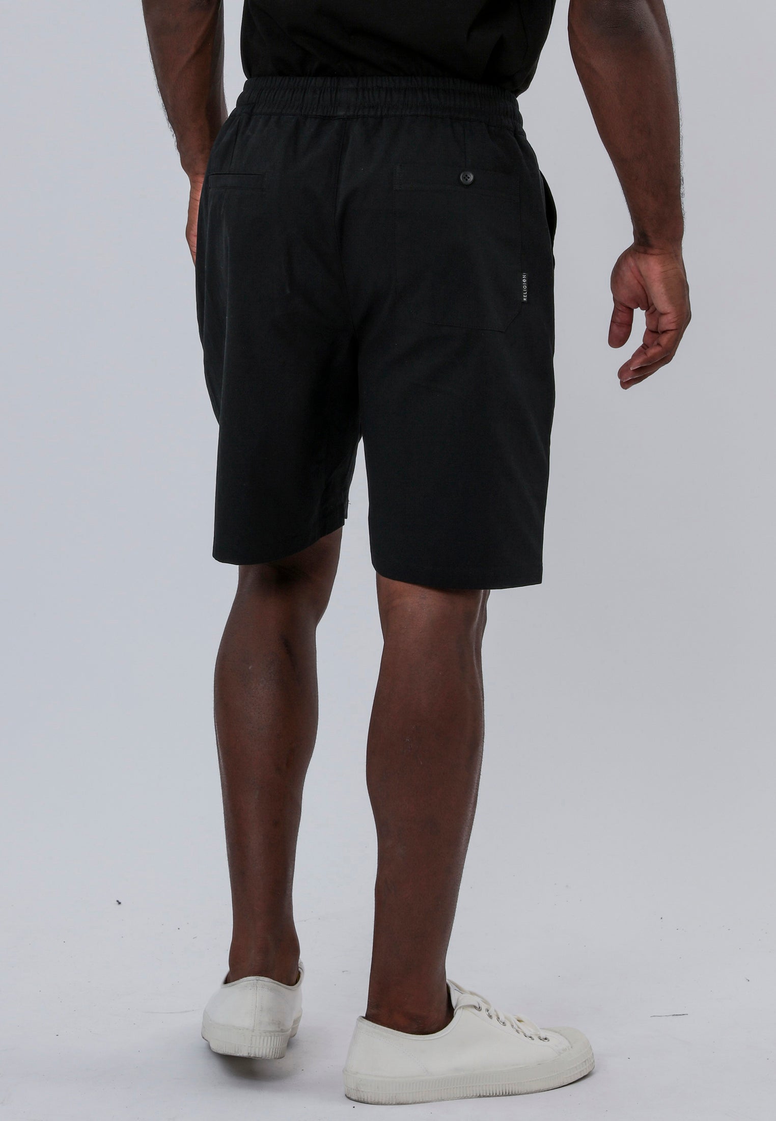 PLEATED SHORTS JET BLACK