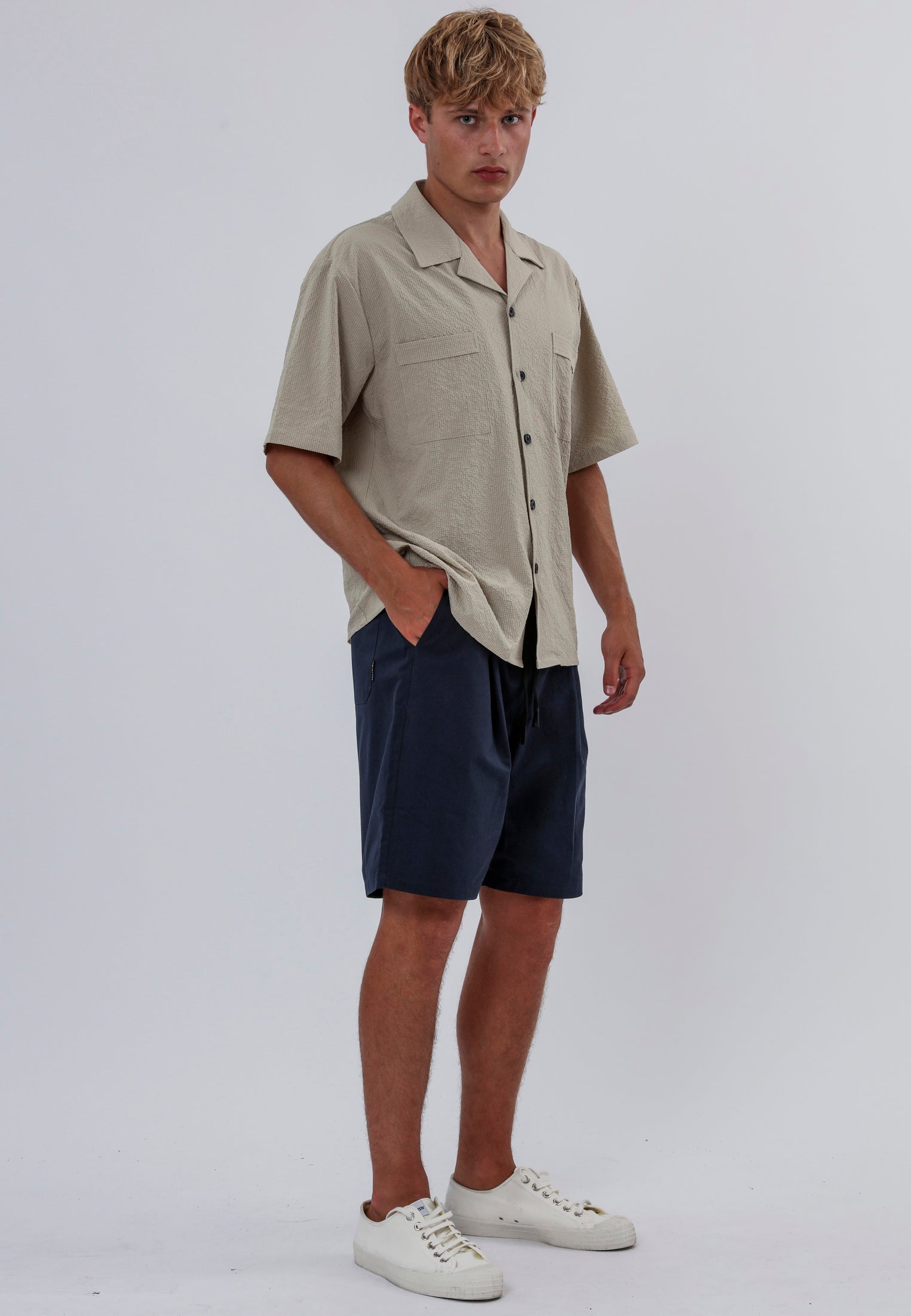 PLEATED SHORTS MIDNIGHT