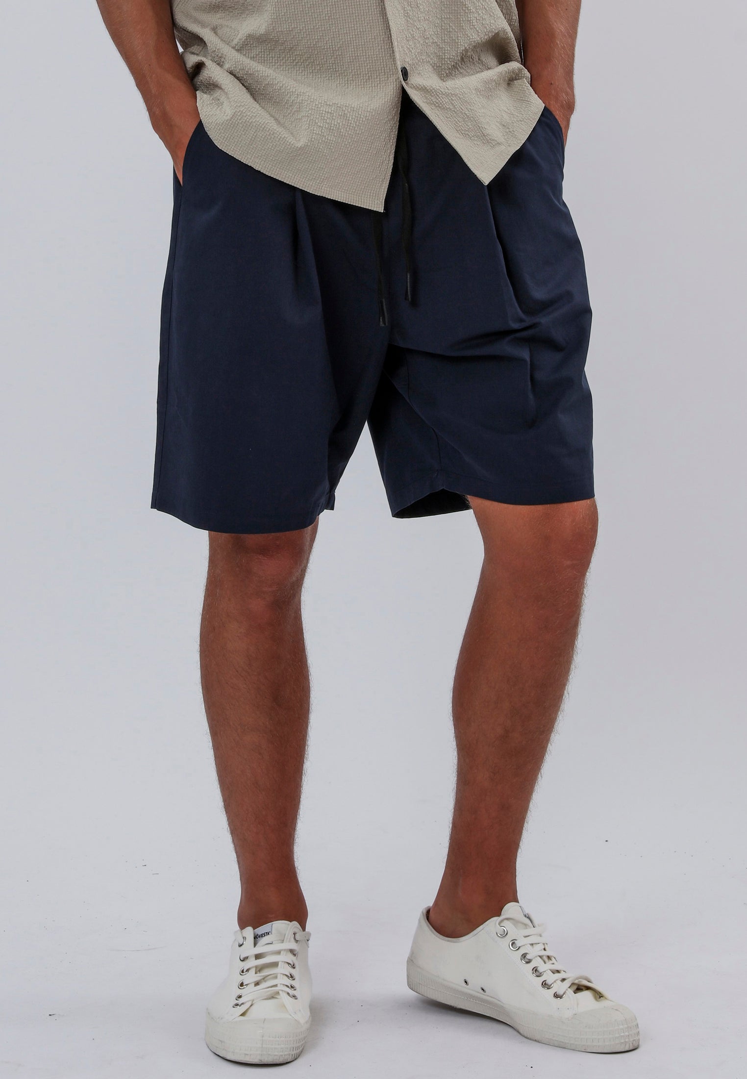 PLEATED SHORTS MIDNIGHT