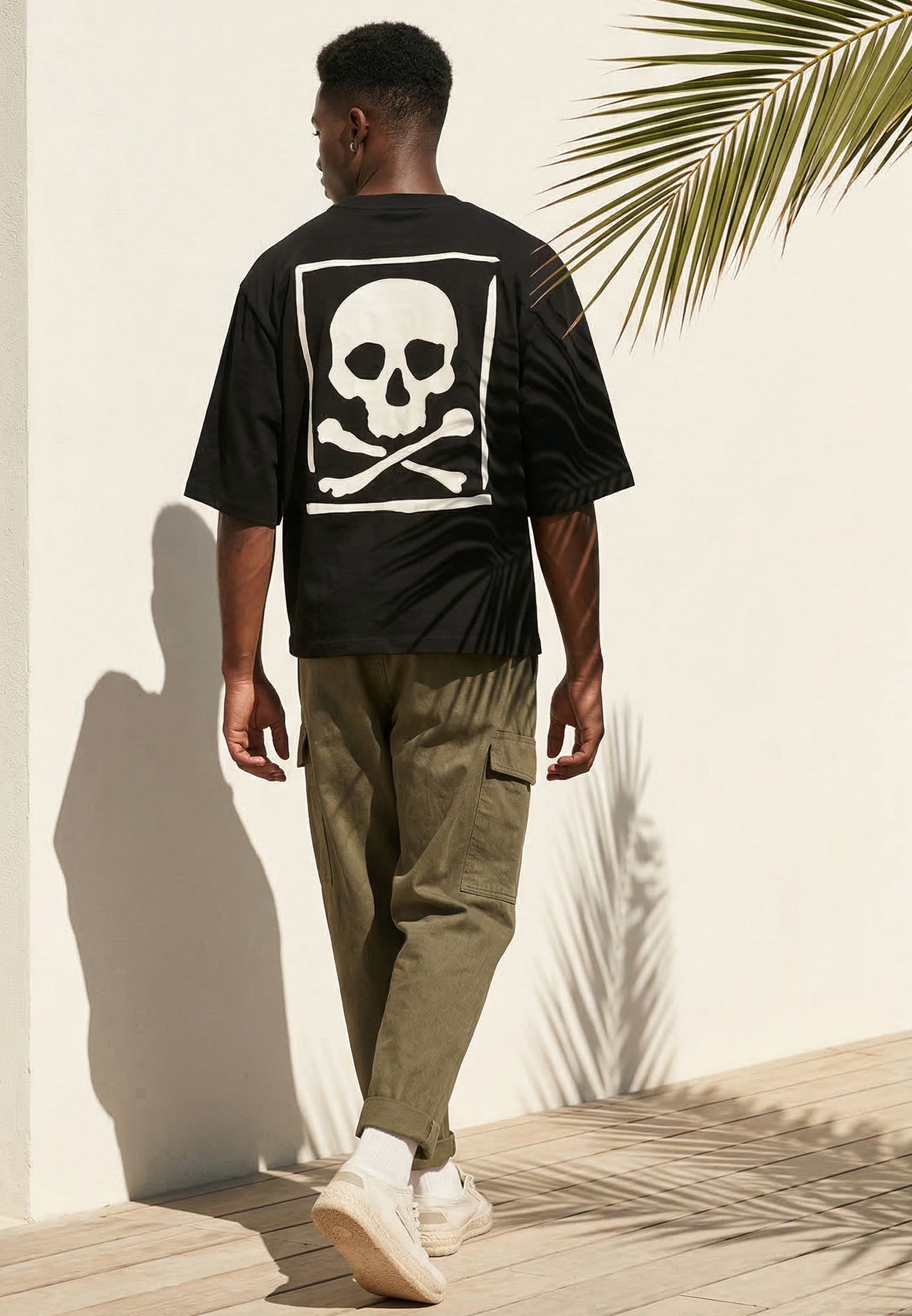 APPLIQUE SKULL CROP T-SHIRT BLACK