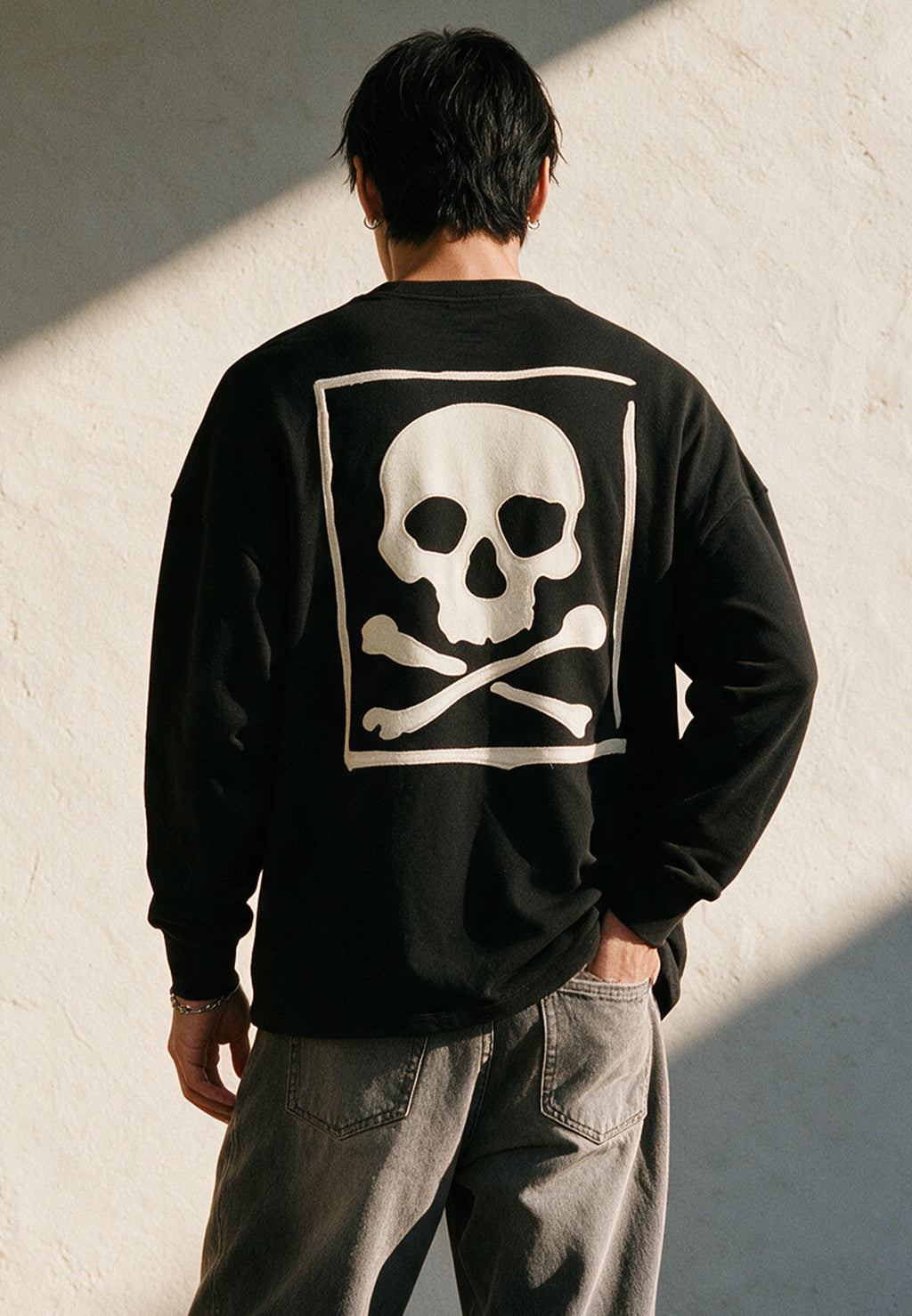 APPLIQUE SKULL SWEAT BLACK