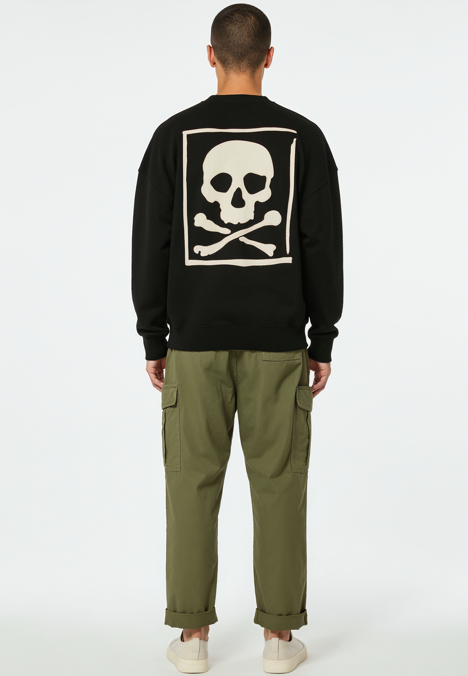 APPLIQUE SKULL SWEAT BLACK