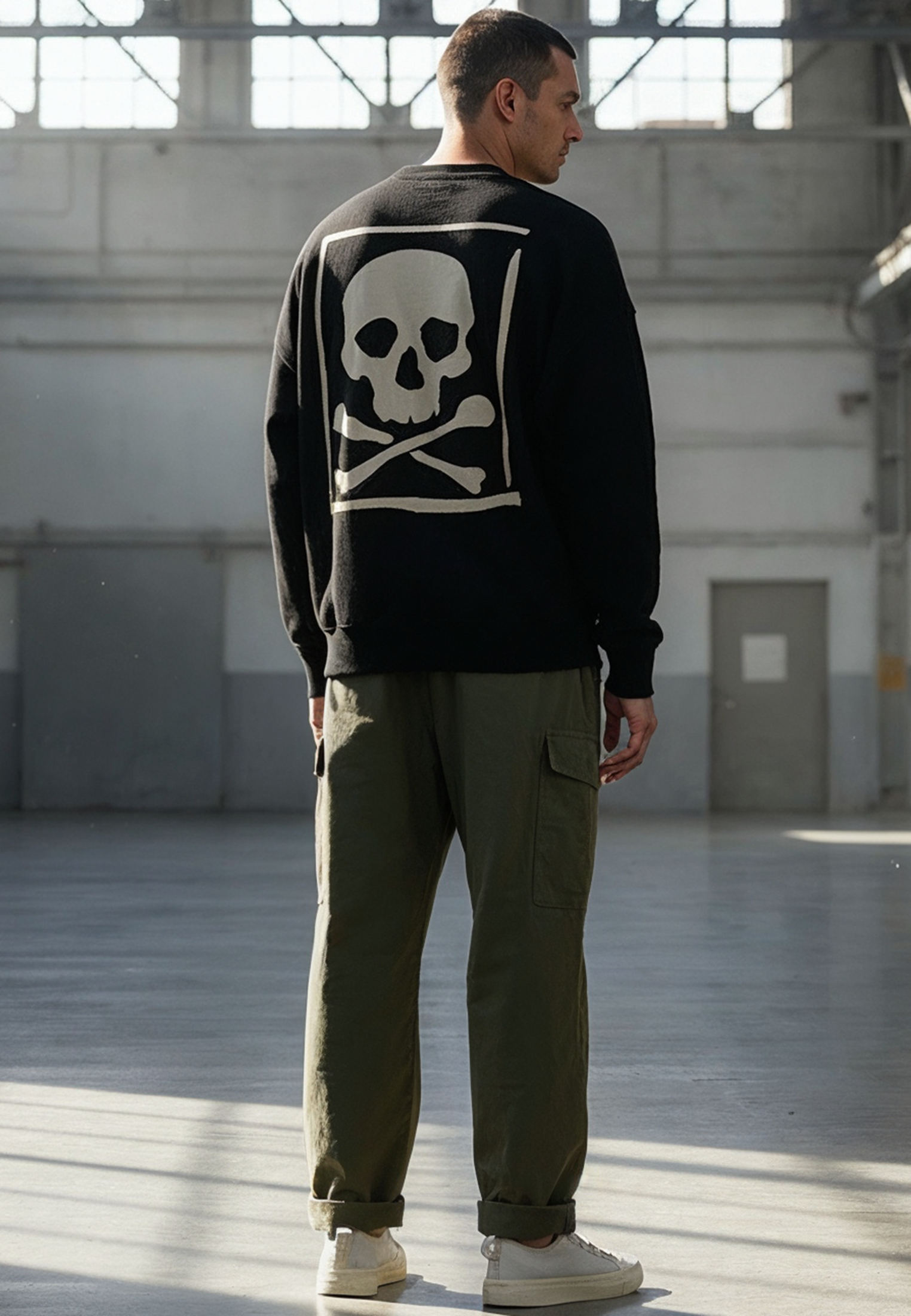 APPLIQUE SKULL SWEAT BLACK