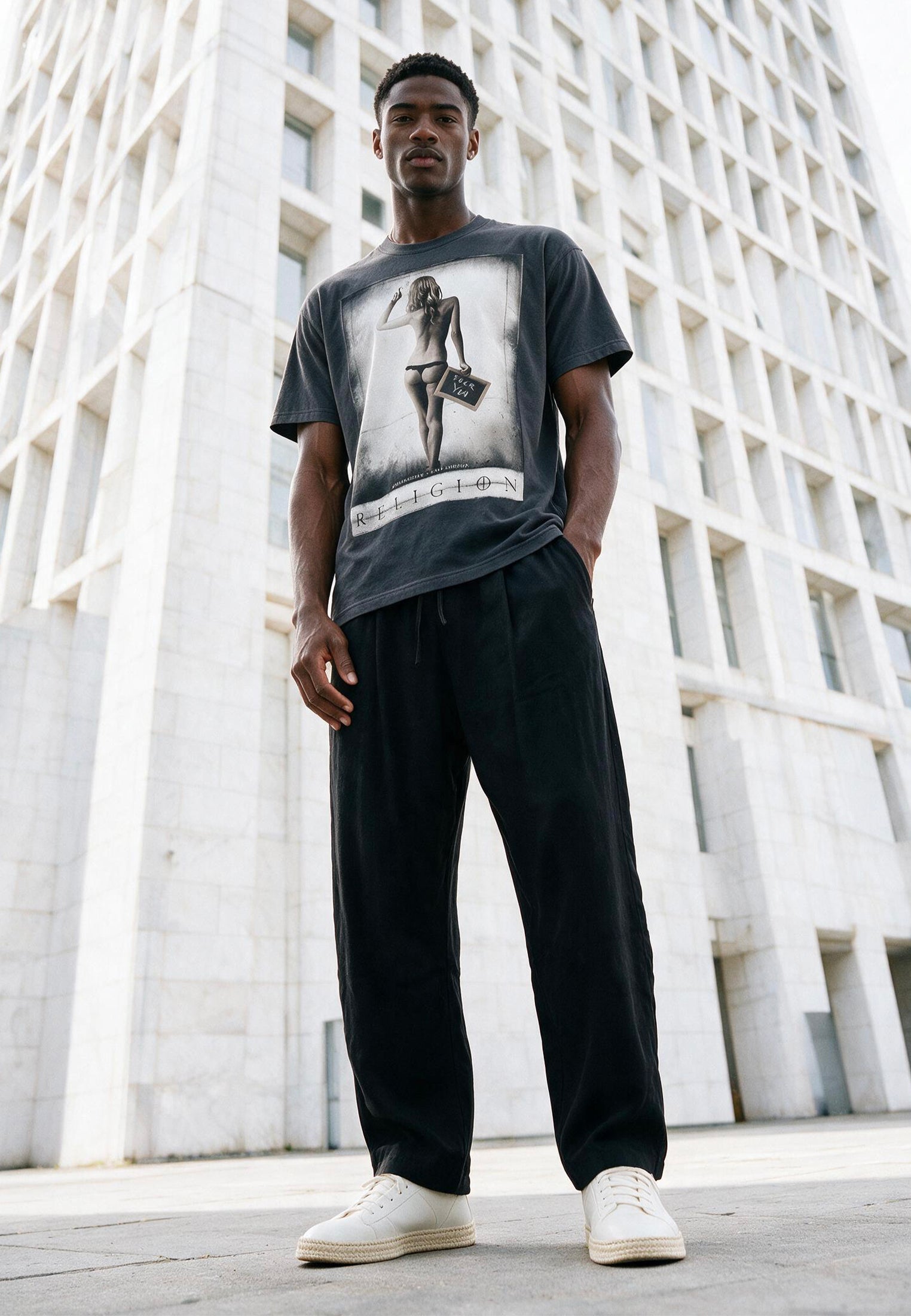 F-YOU T-SHIRT WASHED BLACK CURVED HEM