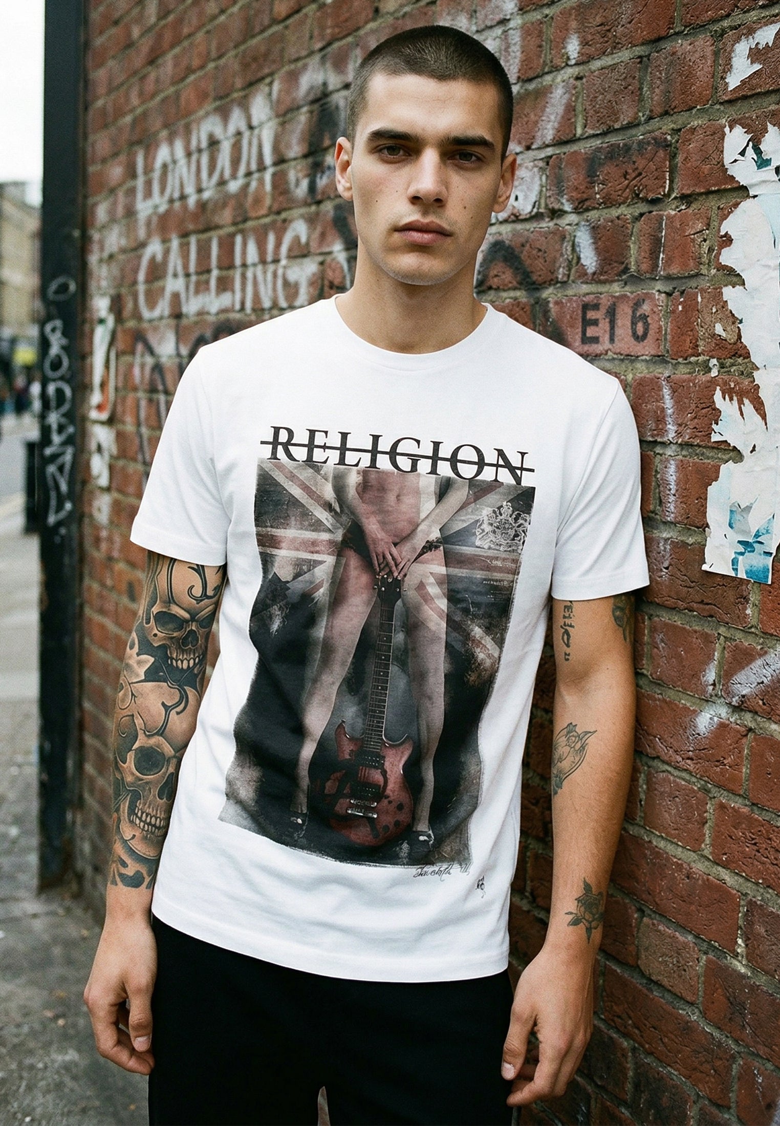 GIRL FLAG GUITAR T-SHIRT BROKEN WHITE