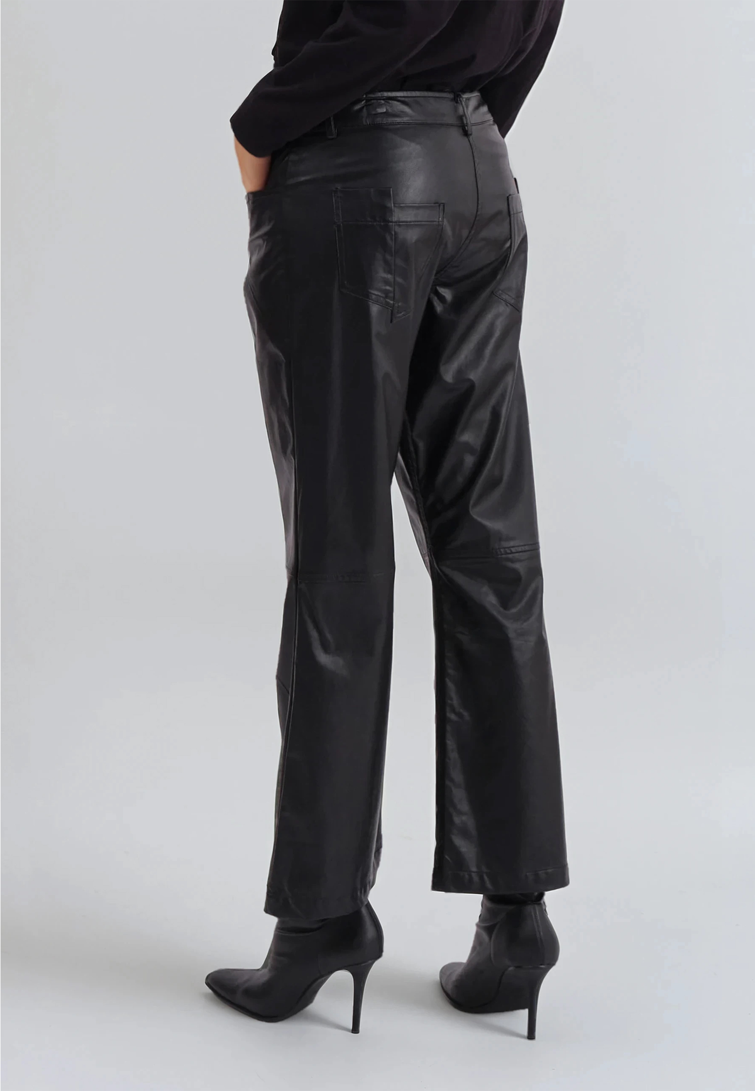 NEBULA TROUSERS BLACK
