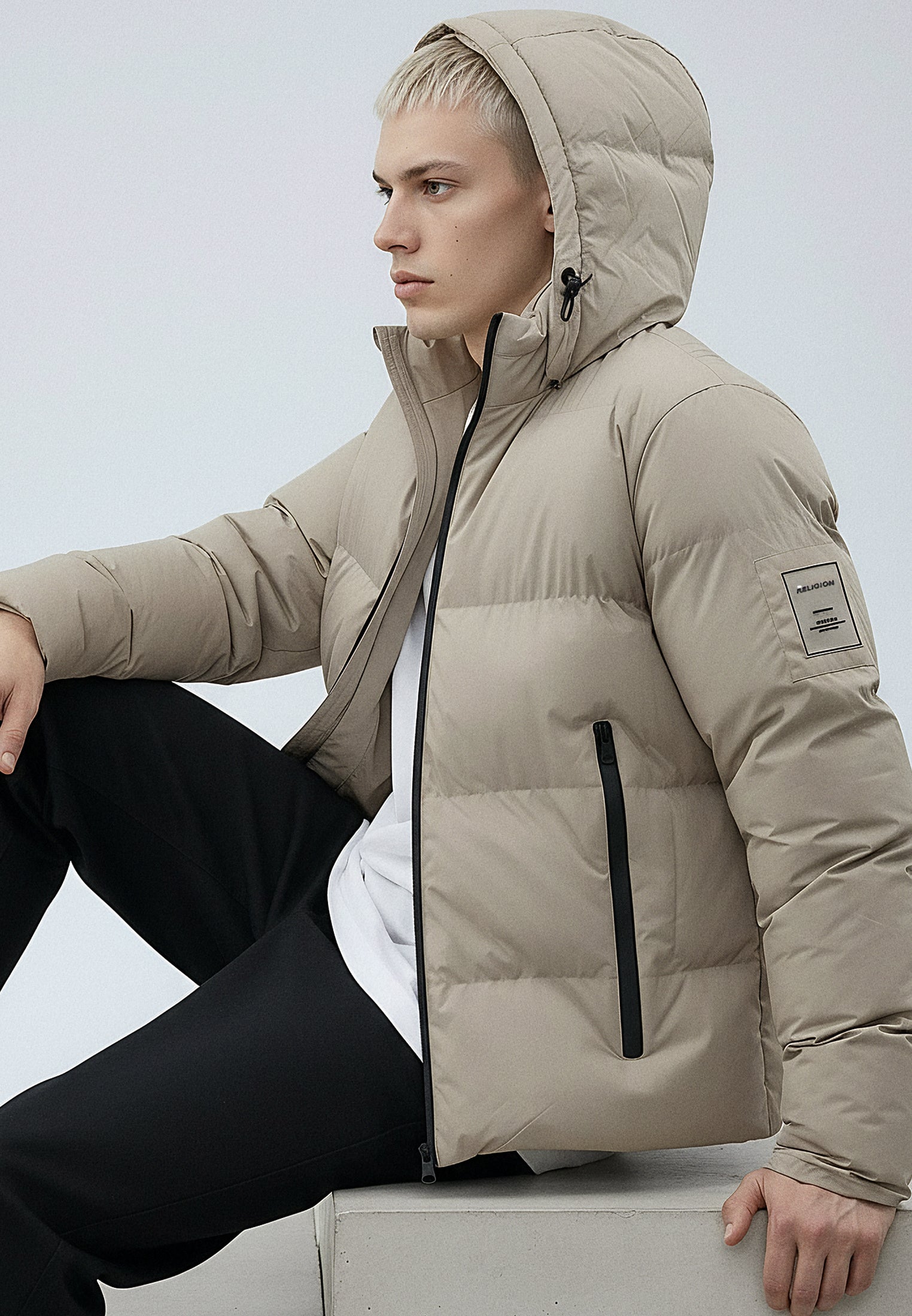 PERFORMANCE PUFFER JACKET TAN