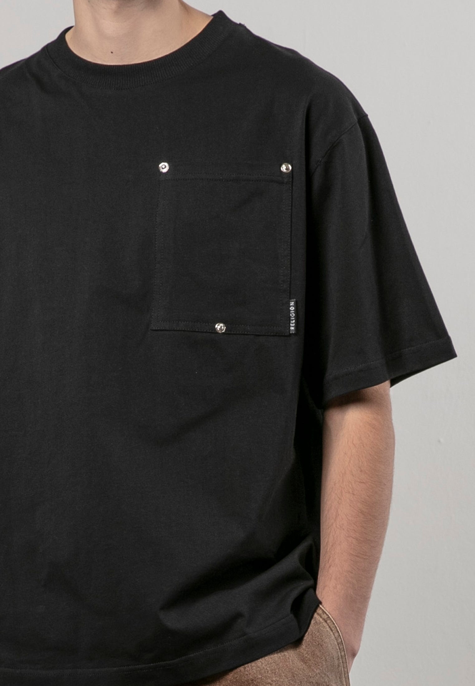 RIVET OVERSIZED T-SHIRT BLACK