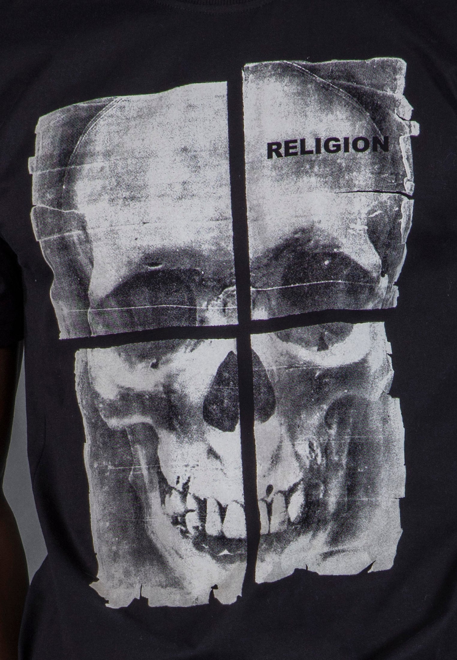 R CROSS T-SHIRT BLACK