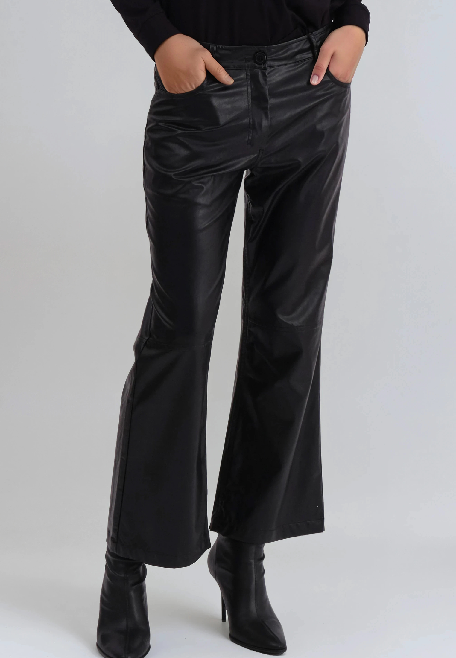 NEBULA TROUSERS BLACK