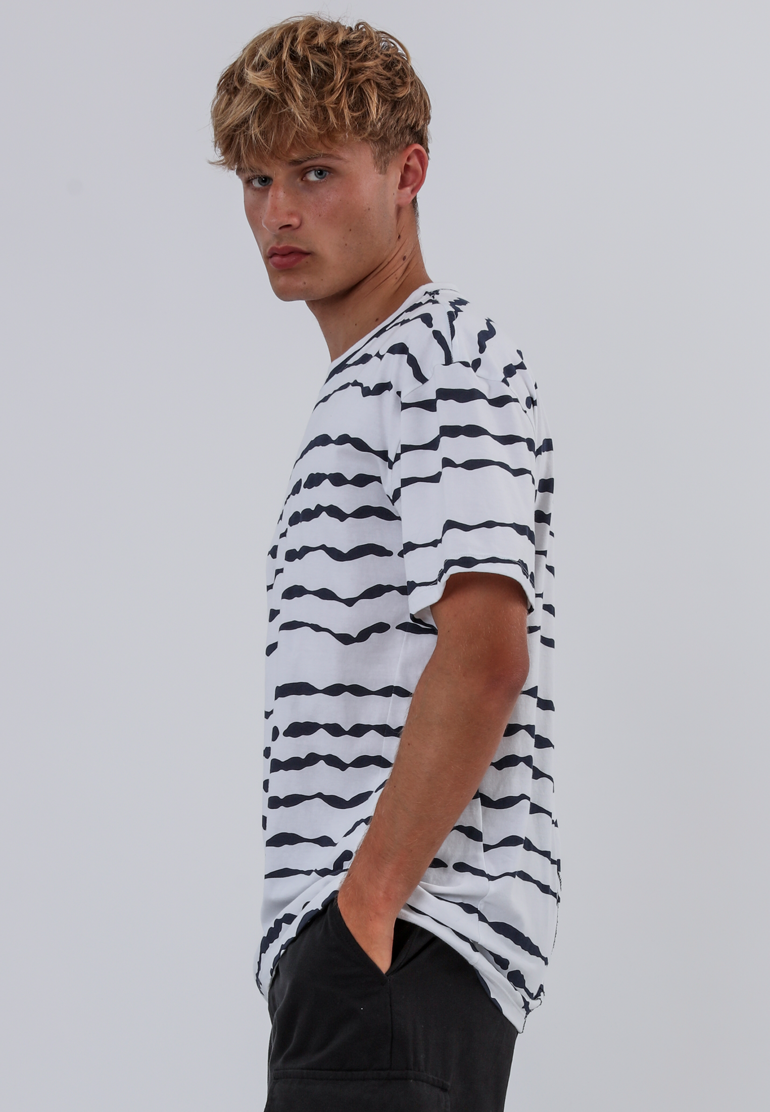 STRIPES T-SHIRT WHITE & BLACK