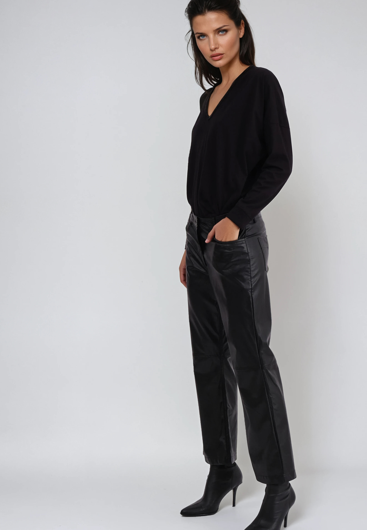 NEBULA TROUSERS BLACK