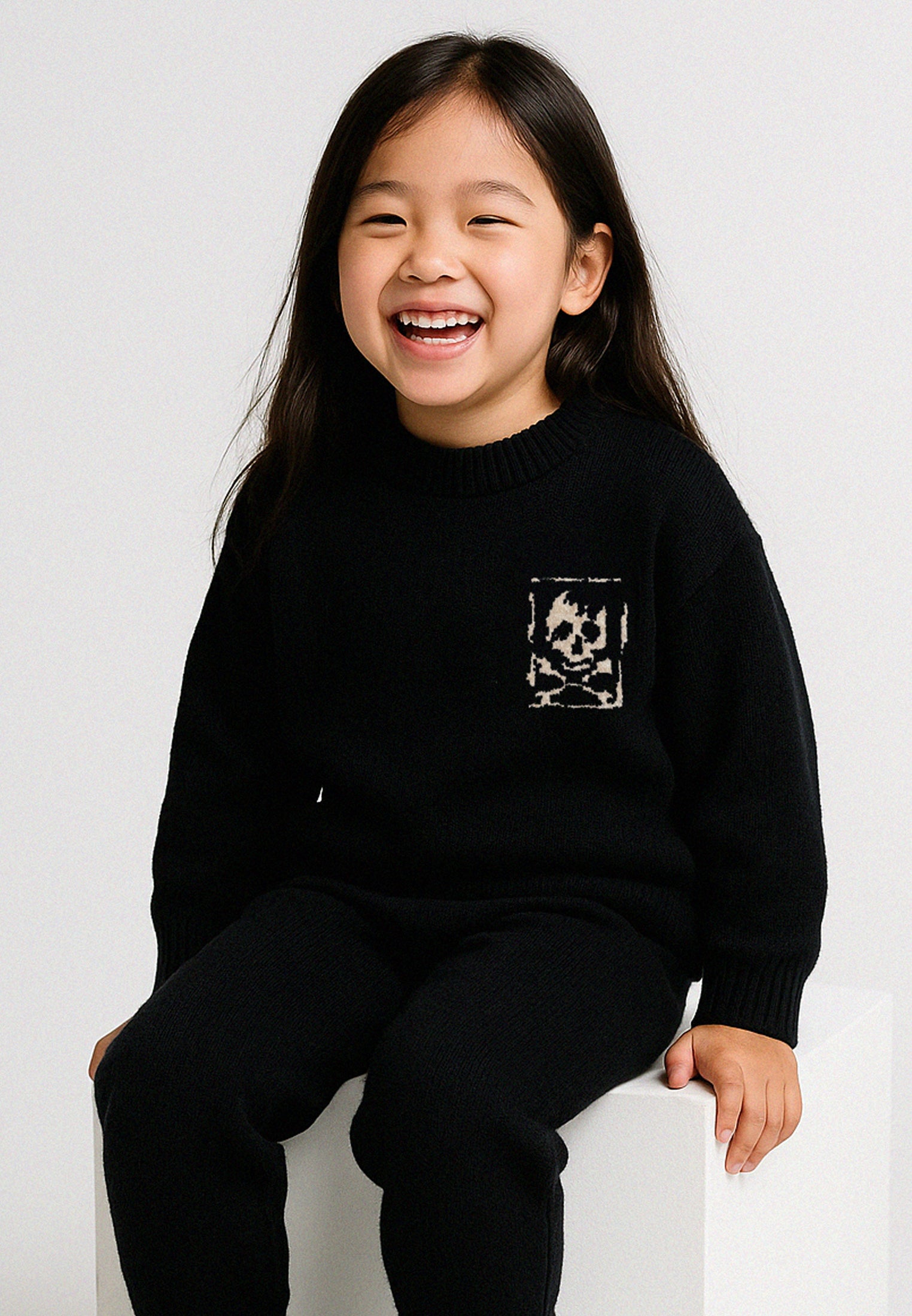 GIRLS SKULLY LOGO JUMPER BLACK