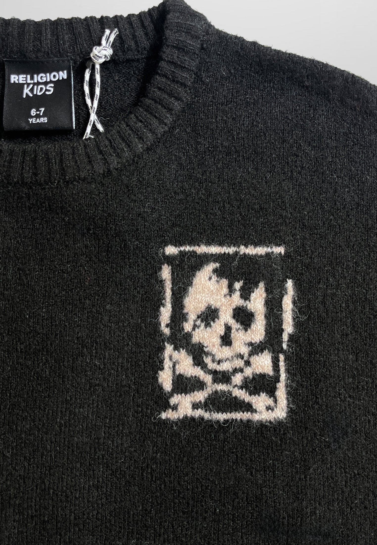 GIRLS SKULLY LOGO JUMPER BLACK