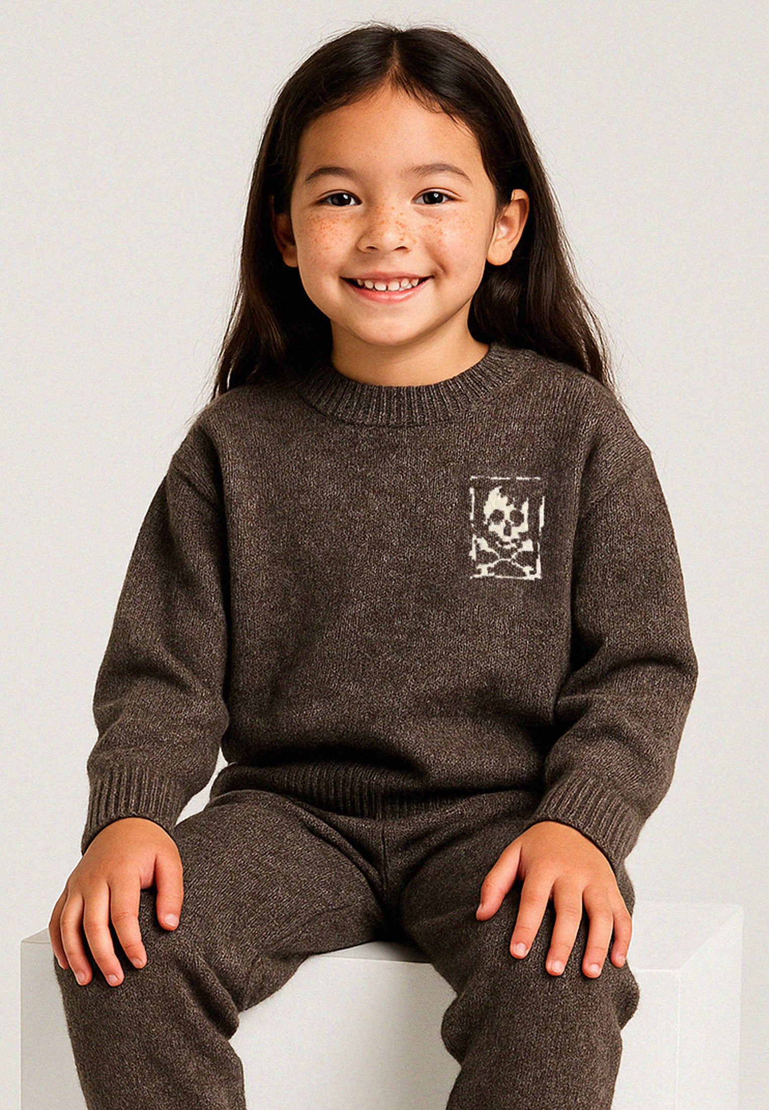 GIRLS SKULLY LOGO JUMPER DARK BROWN