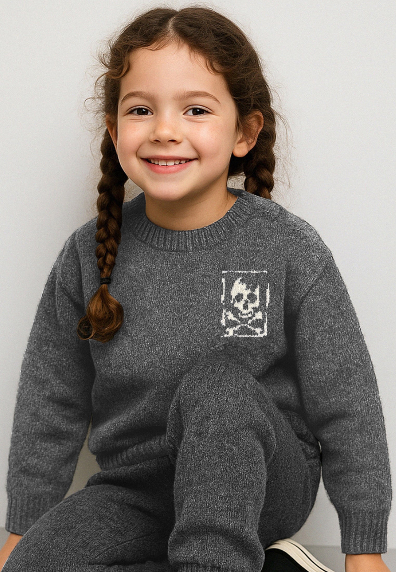 GIRLS SKULLY LOGO JUMPER CHARCOAL