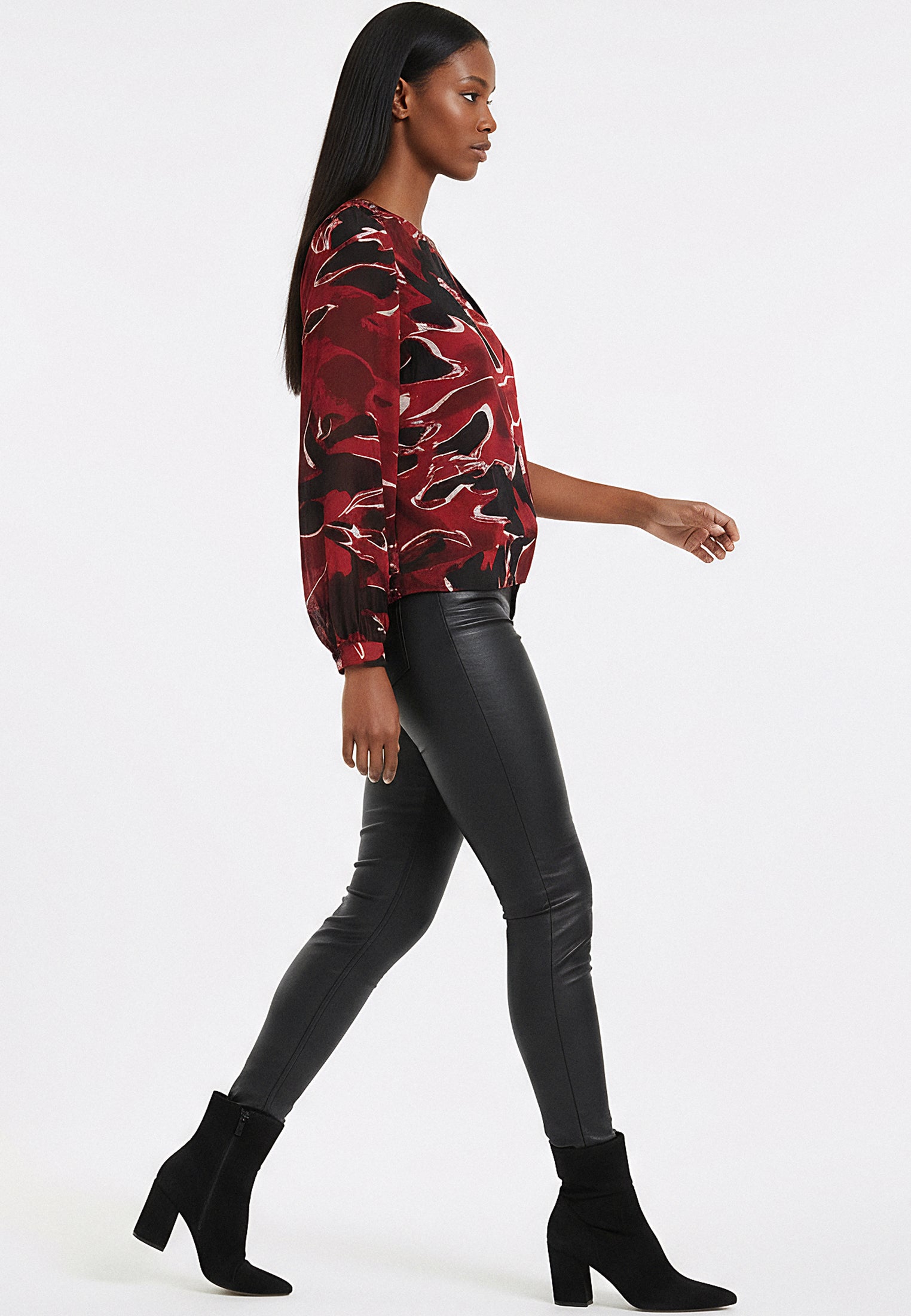 JULIA TOP PORT
