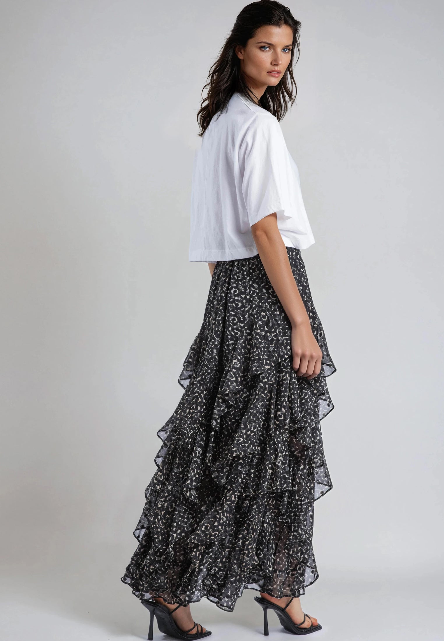 SCARLET SKIRT BLACK & WHITE