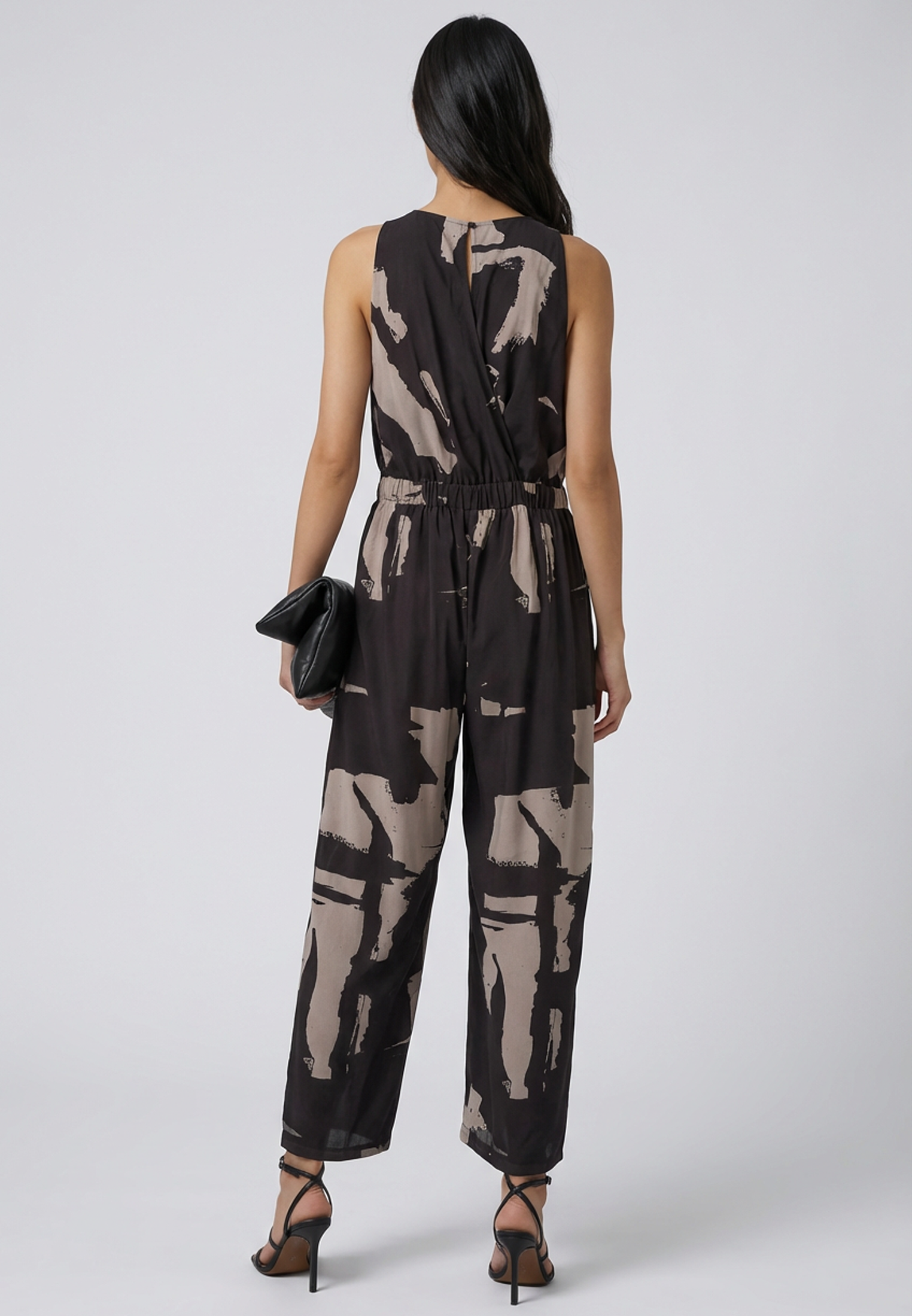 TAYLOR JUMPSUIT FACADE