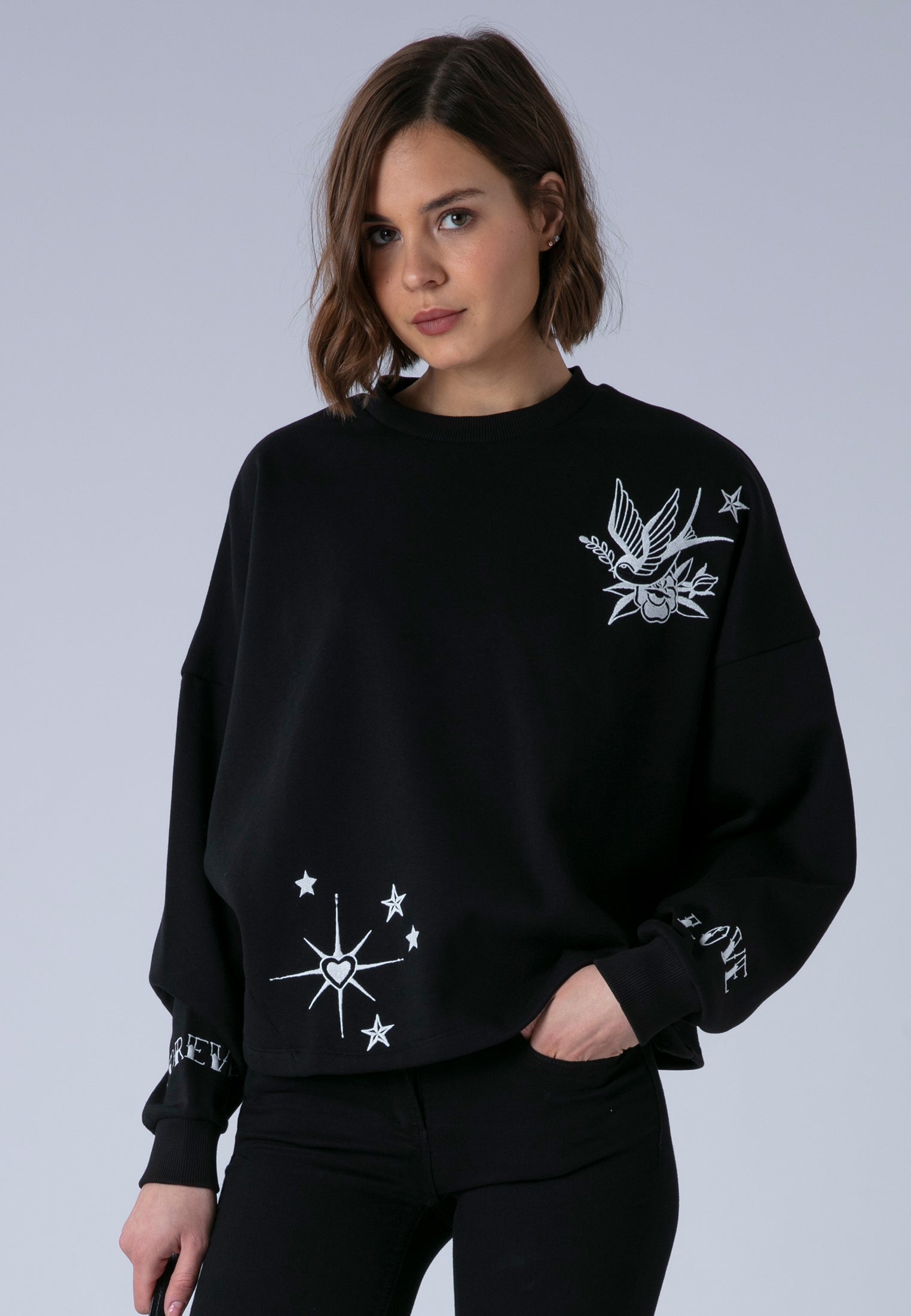 LOVE SWEAT BLACK & WHITE