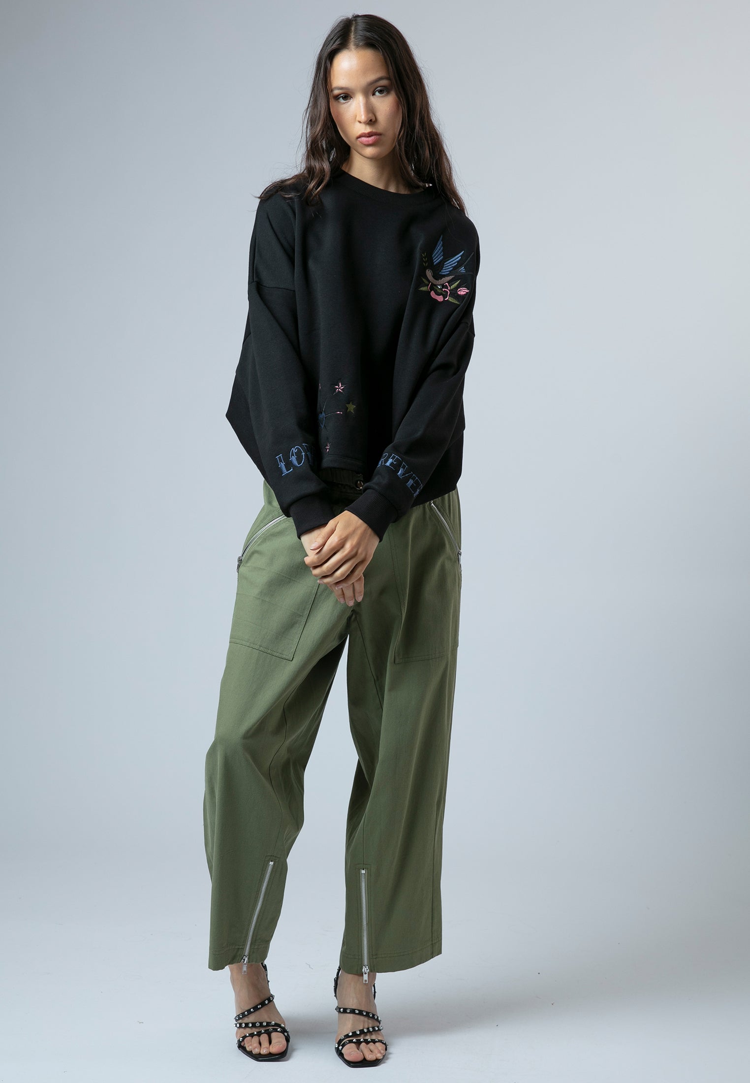 LOVE SWEAT BLACK & COLOUR
