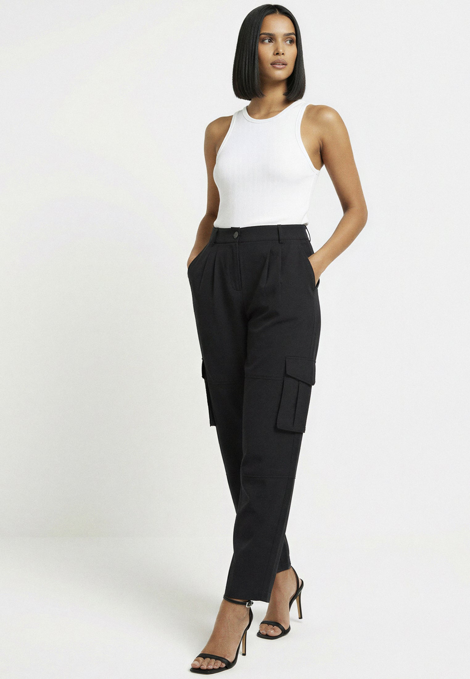 RAY BLACK CARGO TROUSERS