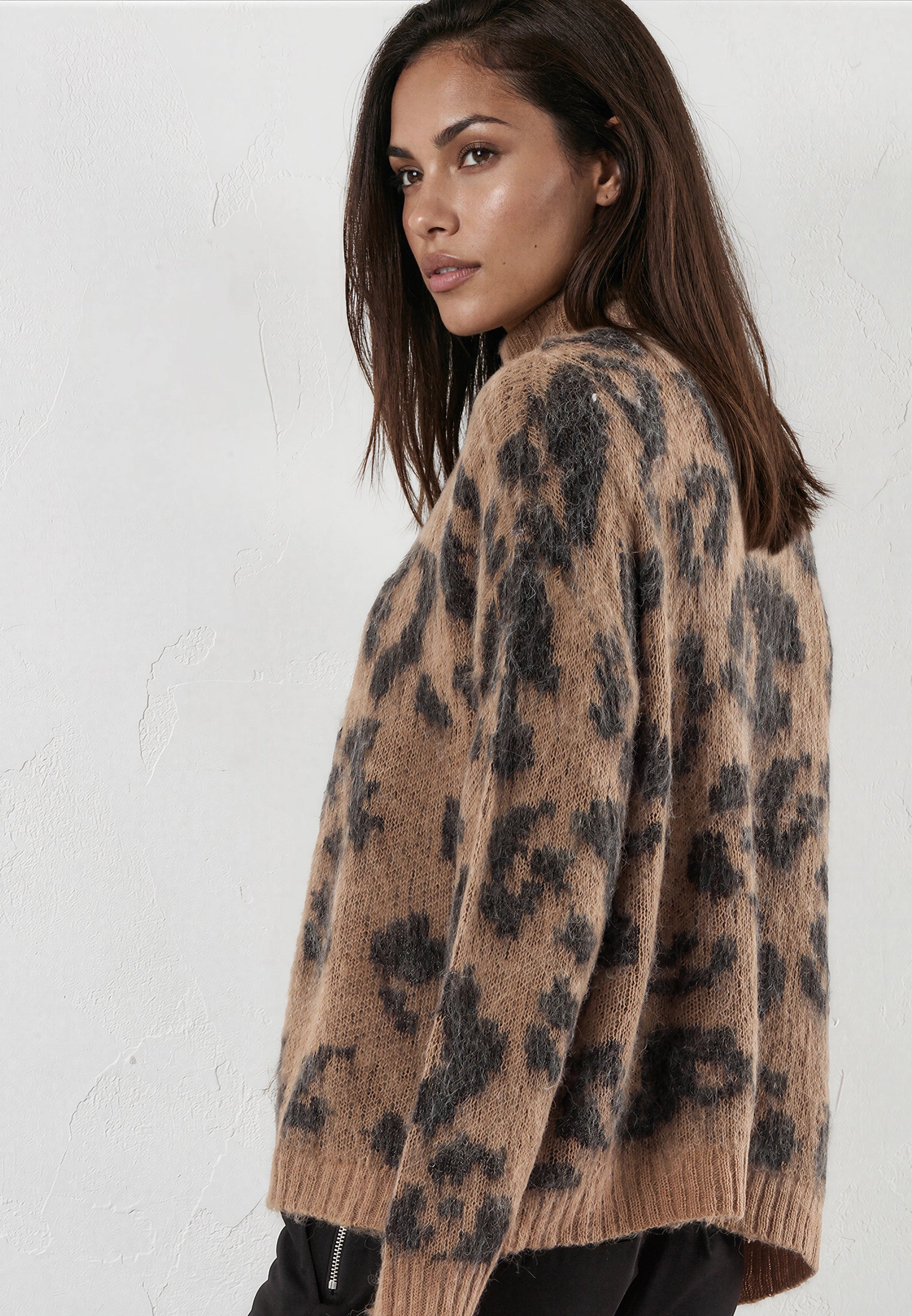 MAXIMUM ZIP CARDIGAN LEOPARD PRINT