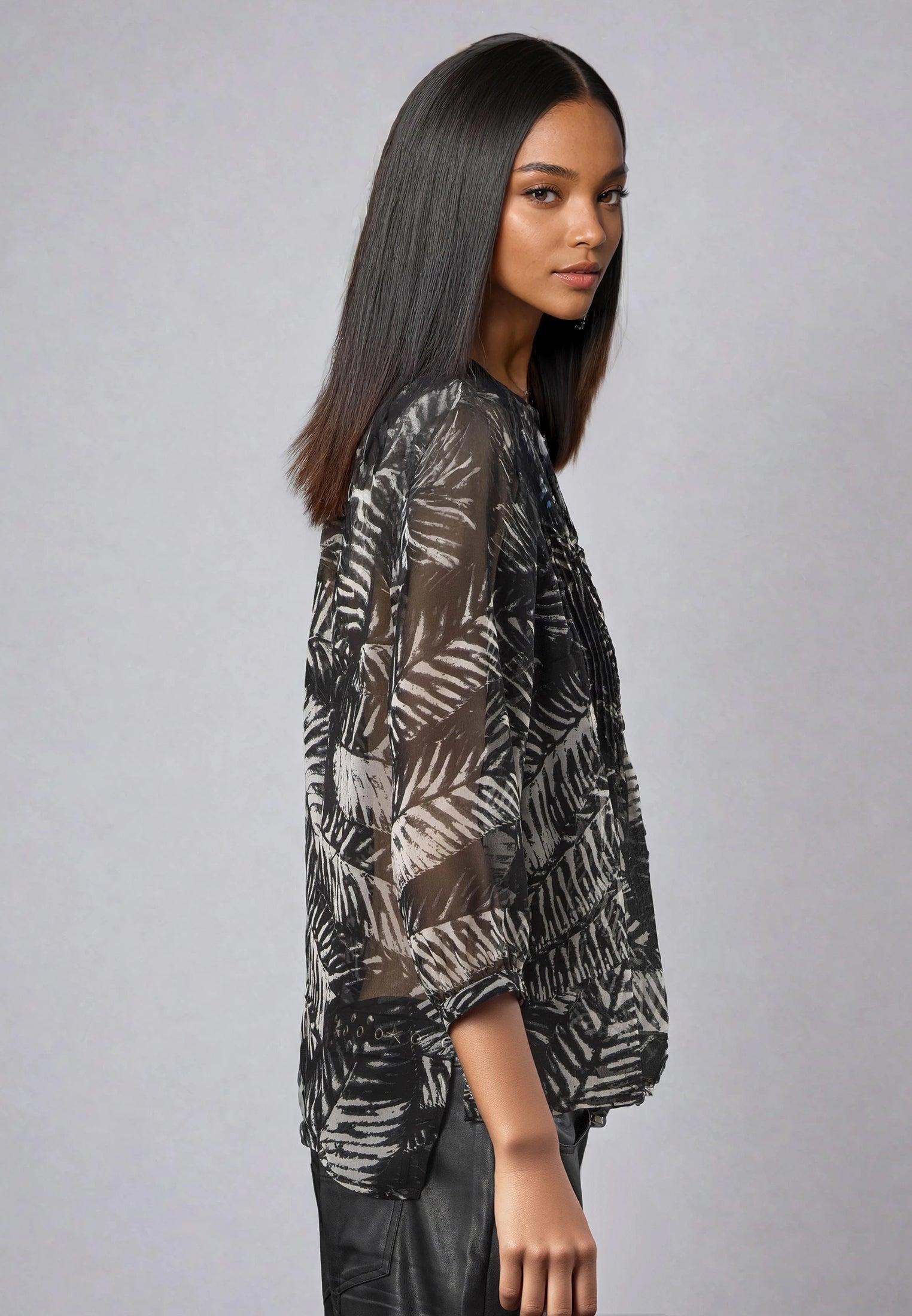 CAROLINA SHIRT VAMP BLACK & WHITE