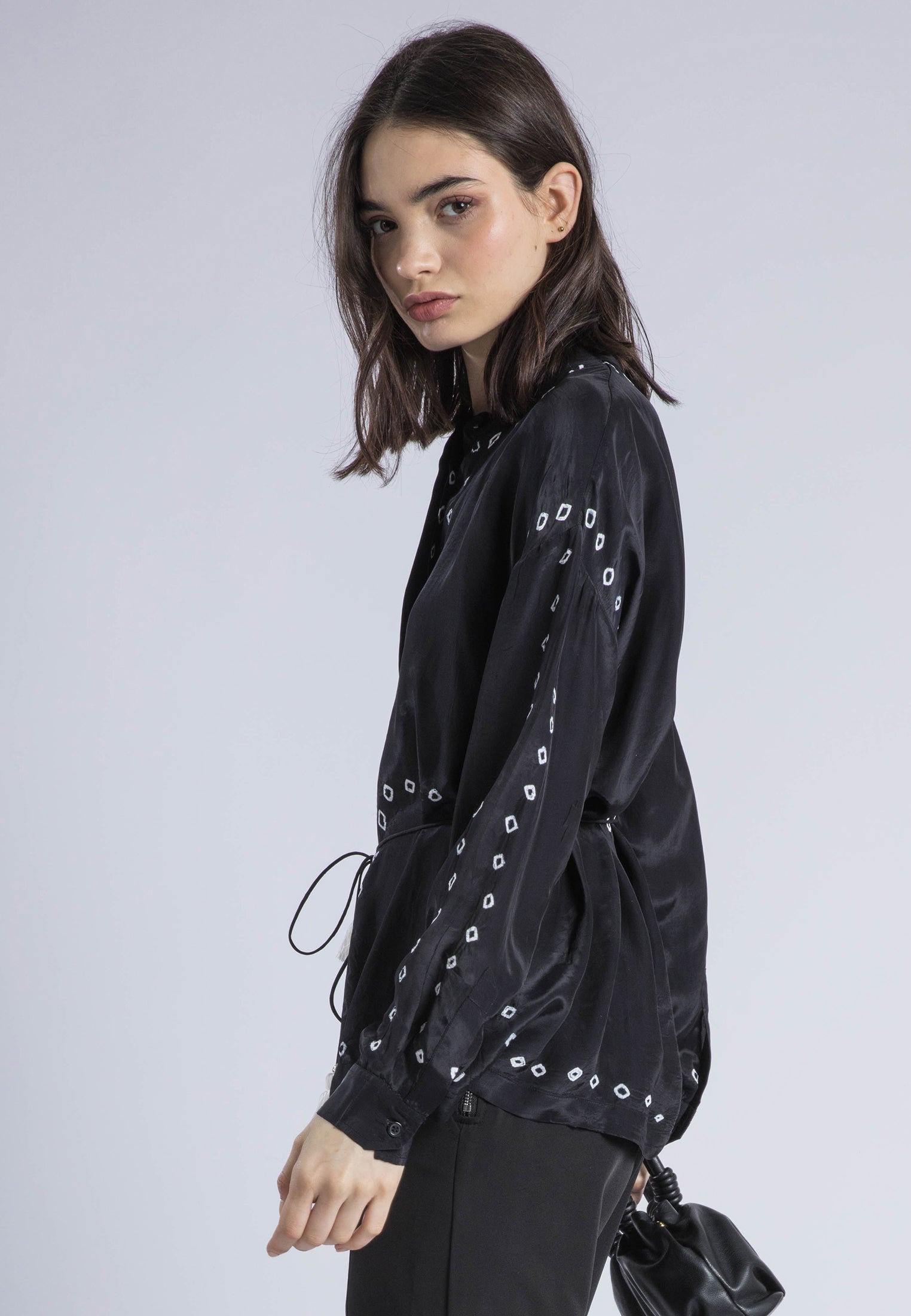 LOLA SHIRT BLACK & WHITE