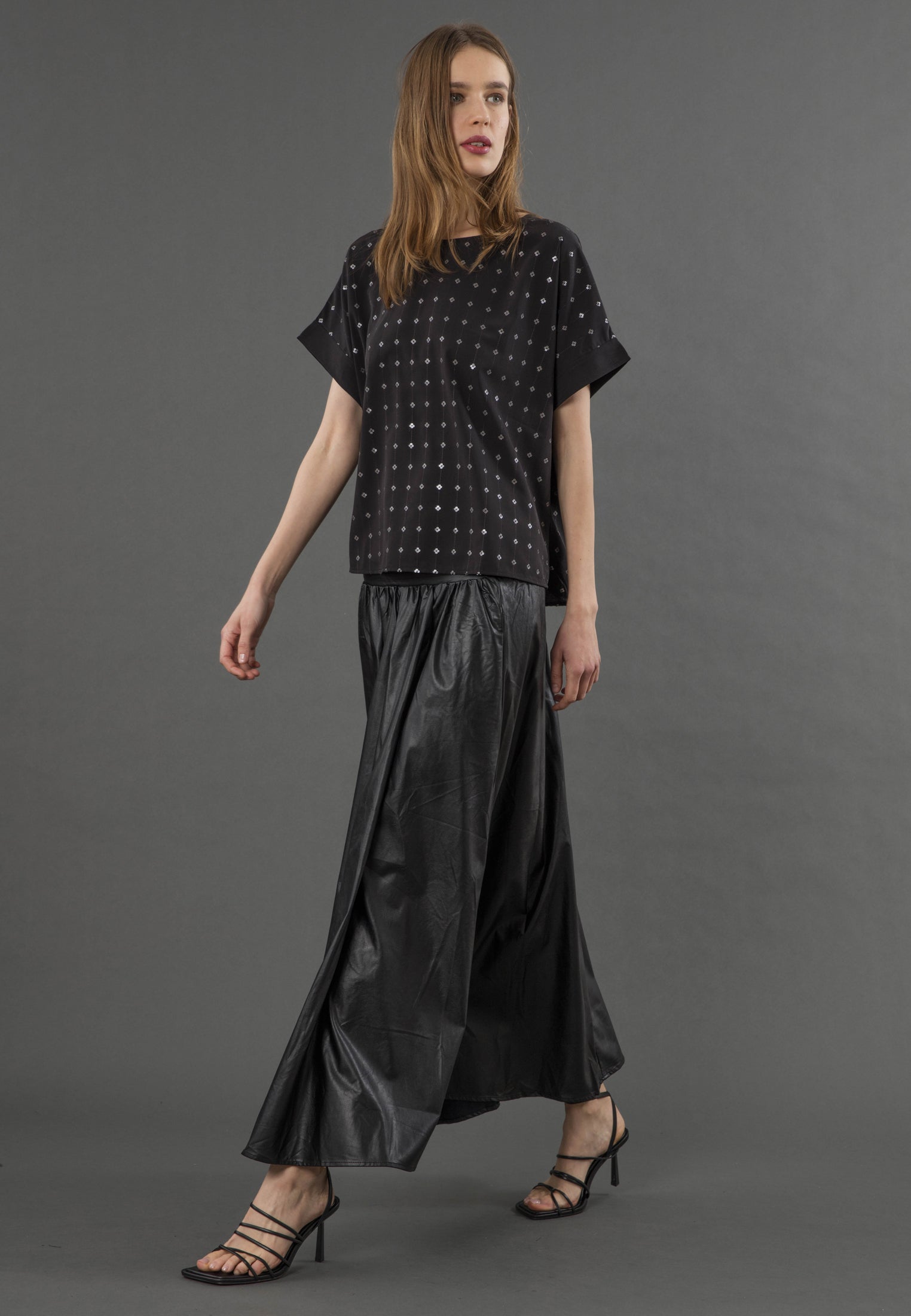 MILA TOP BLACK