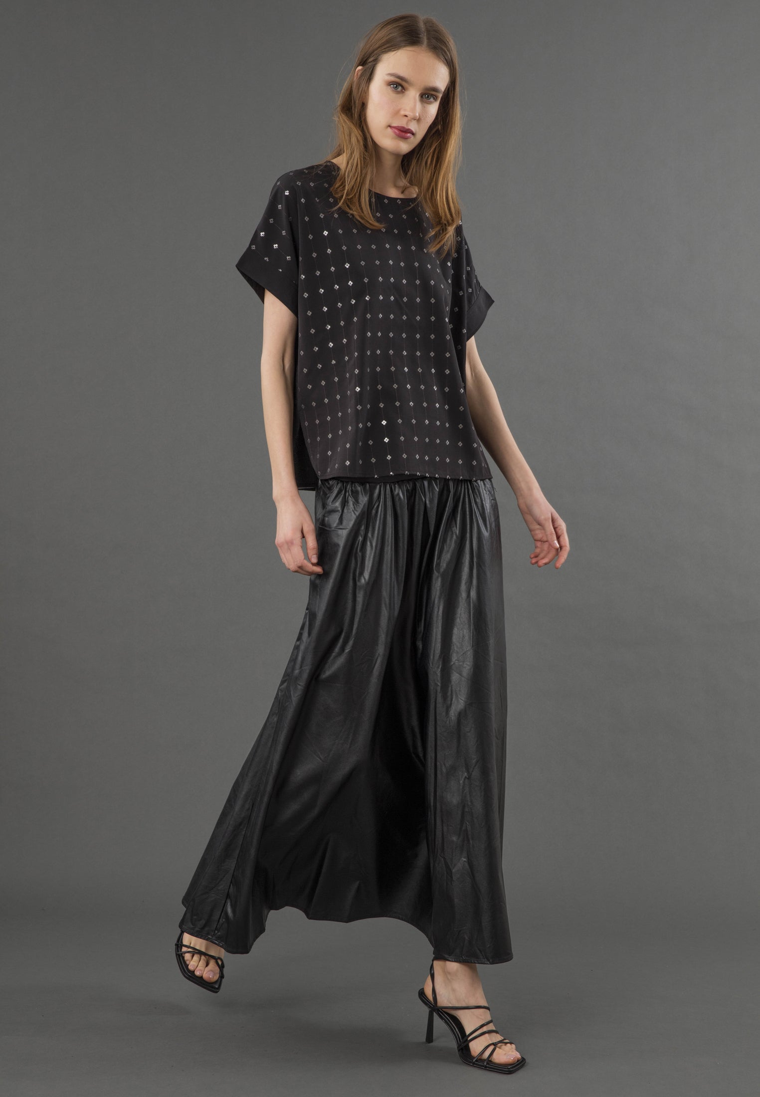 MILA TOP BLACK