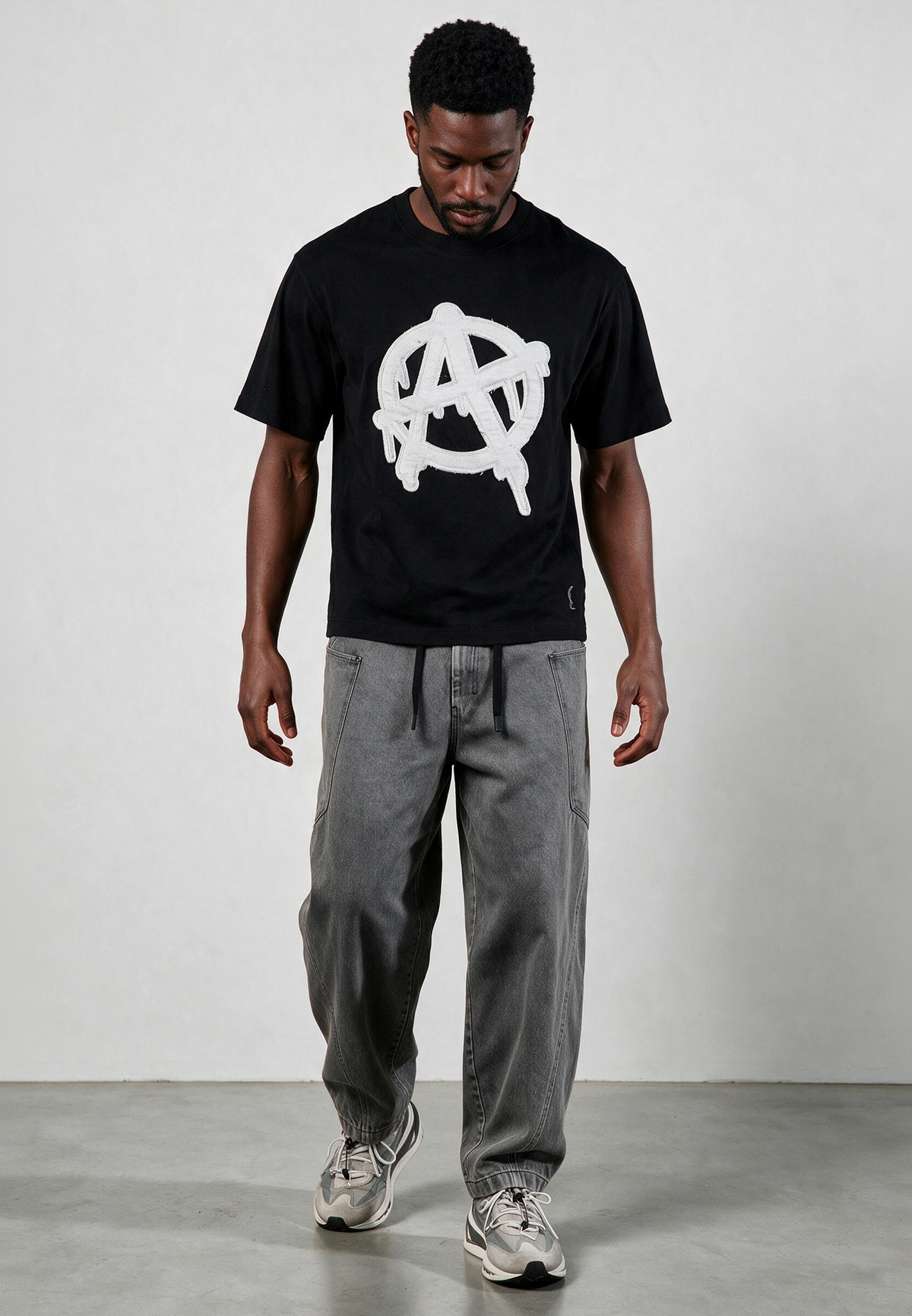 ANARCHY APPLIQUE T-SHIRT BLACK & OFF WHITE