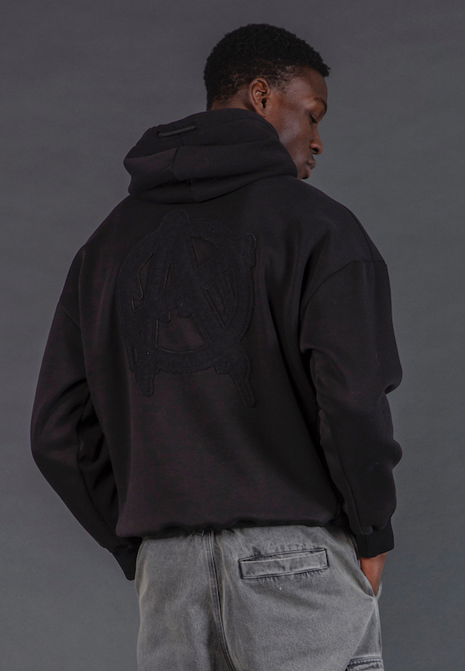 ANARCHY APPLIQUE HOODIE BLACK