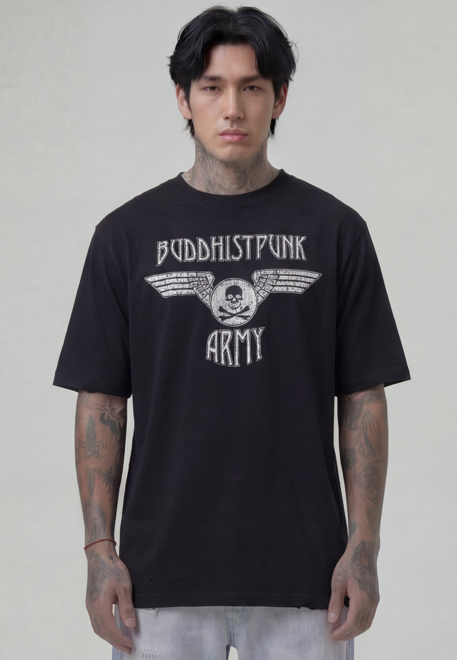 DISTRESSED EMBROIDERED SKULL T-SHIRT BLACK