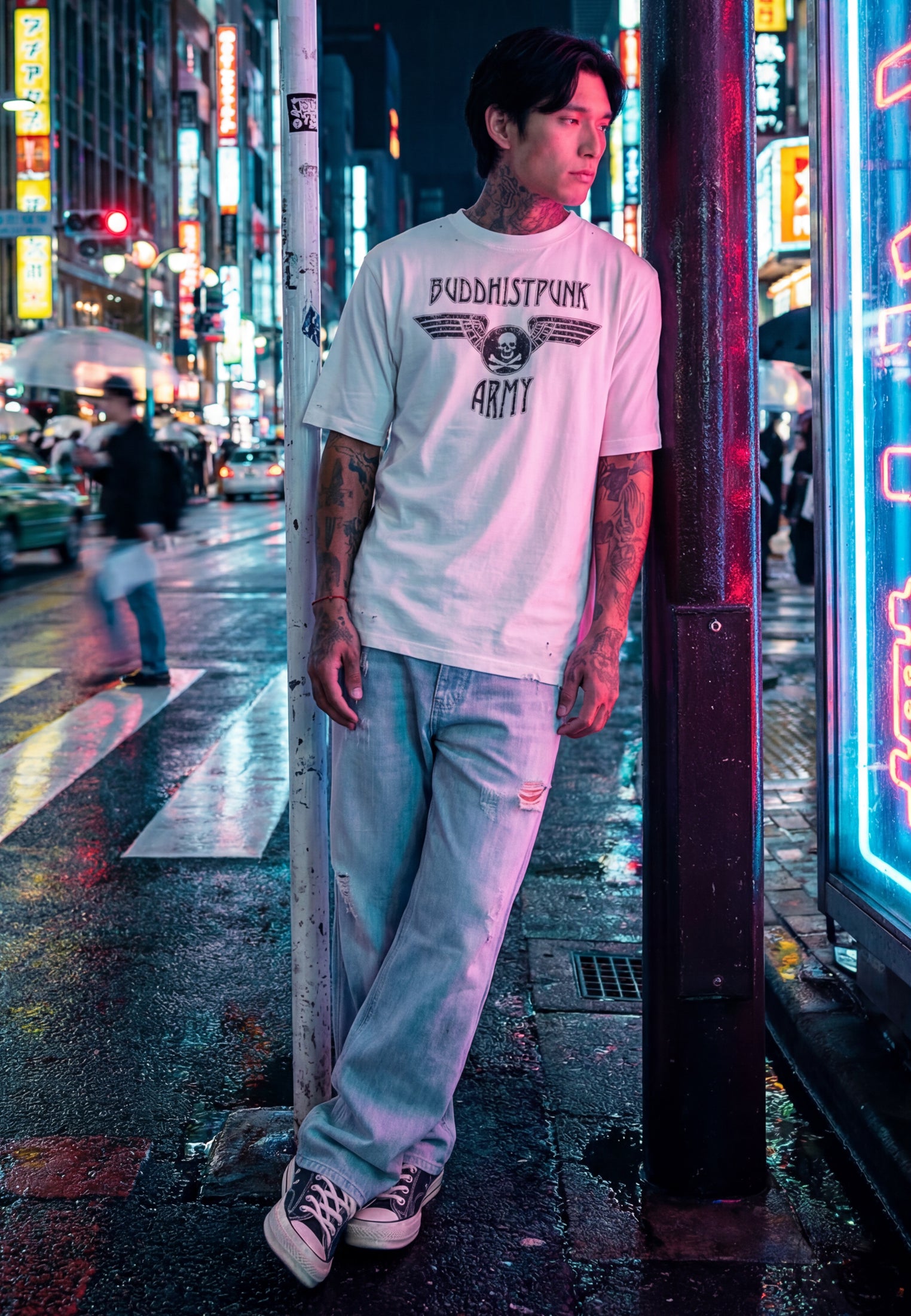 DISTRESSED EMBROIDERED SKULL T-SHIRT OFF WHITE