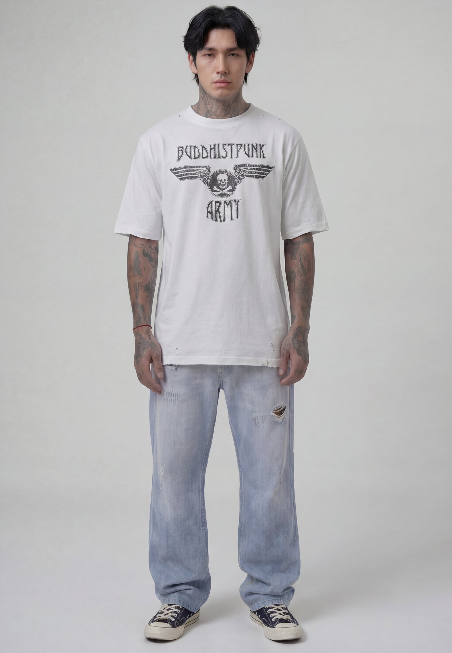 DISTRESSED EMBROIDERED SKULL T-SHIRT OFF WHITE
