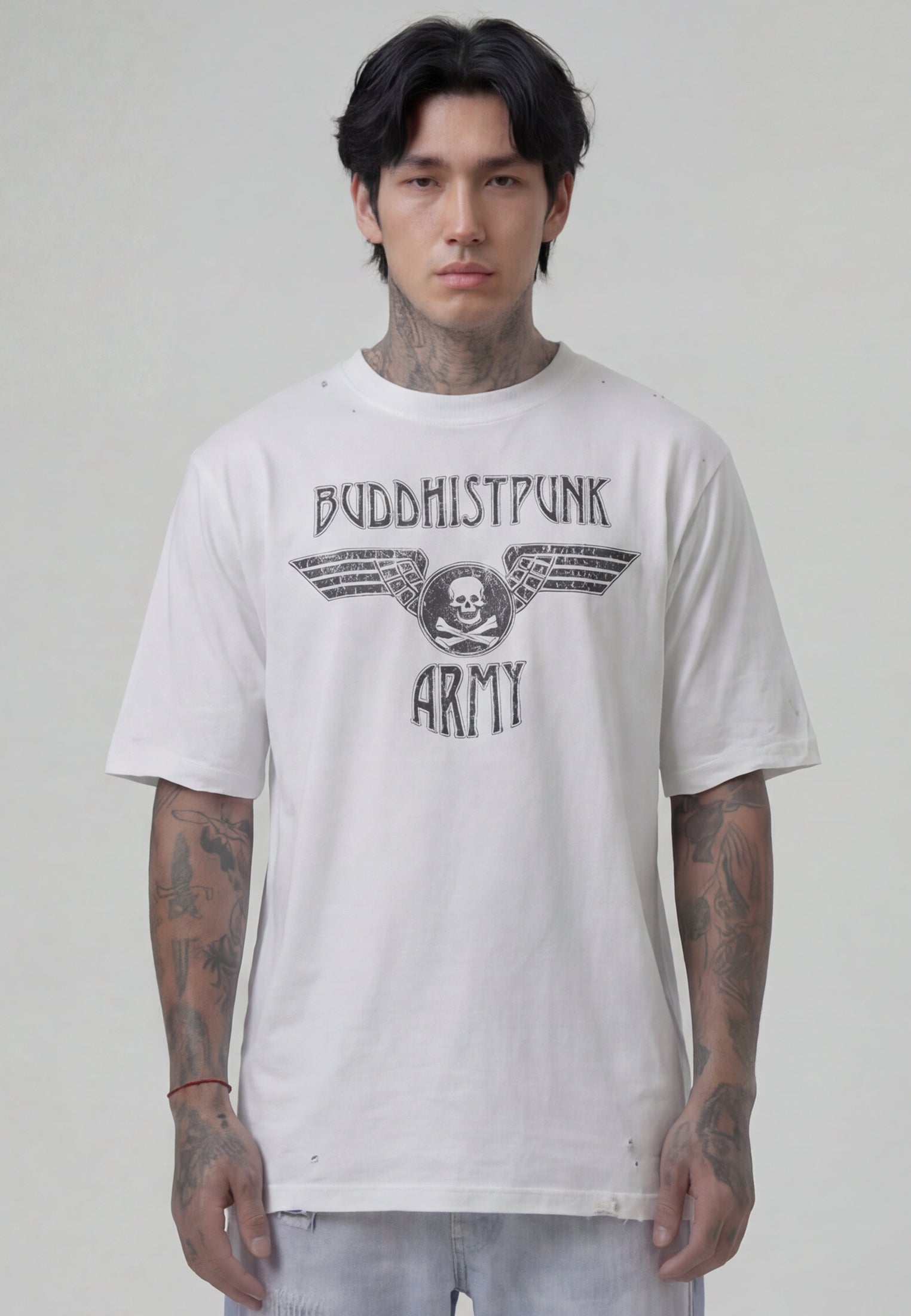DISTRESSED EMBROIDERED SKULL T-SHIRT OFF WHITE