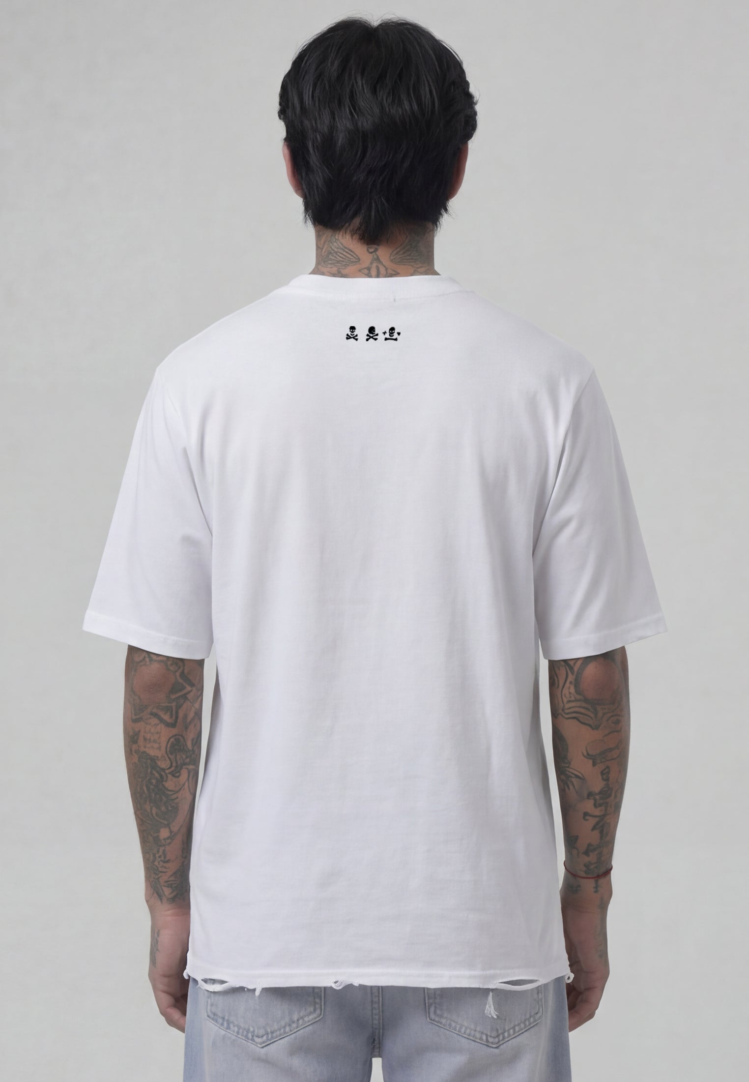 SKULL & CROSSBONES DISTRESSED T-SHIRT OFF WHITE
