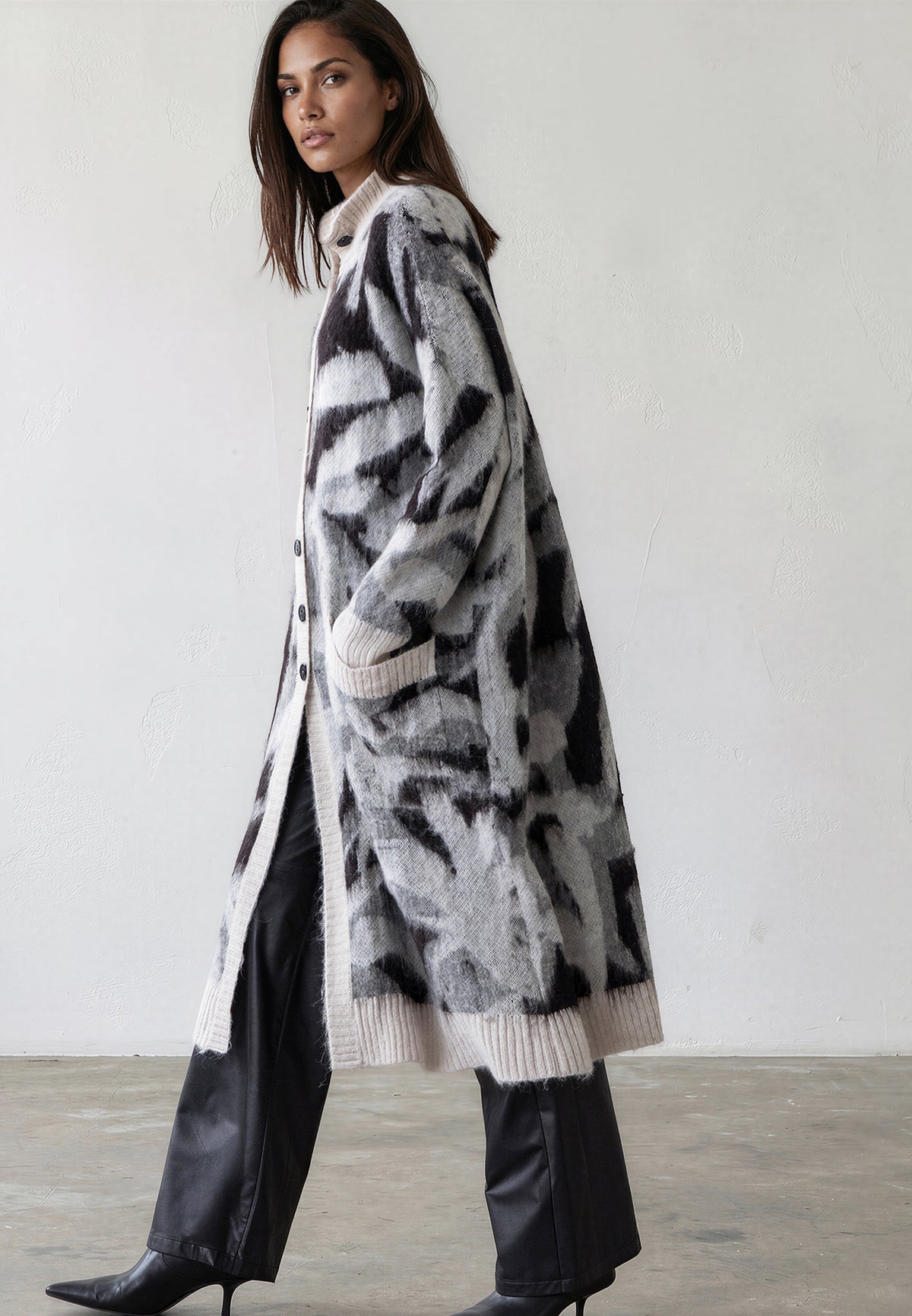 LAYLA CARDIGAN BLACK & GREY