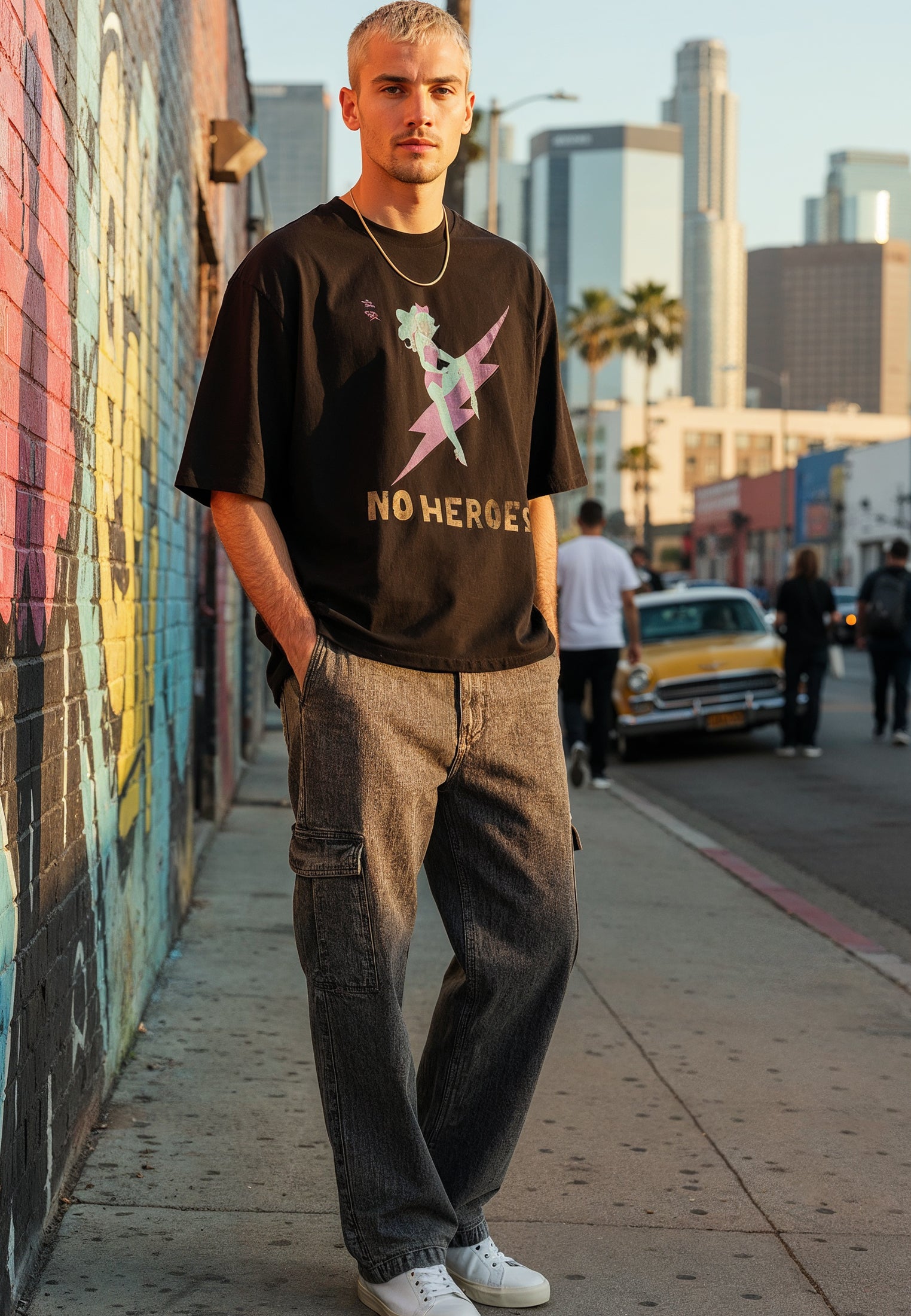 NO HEROES CROP T-SHIRT BLACK